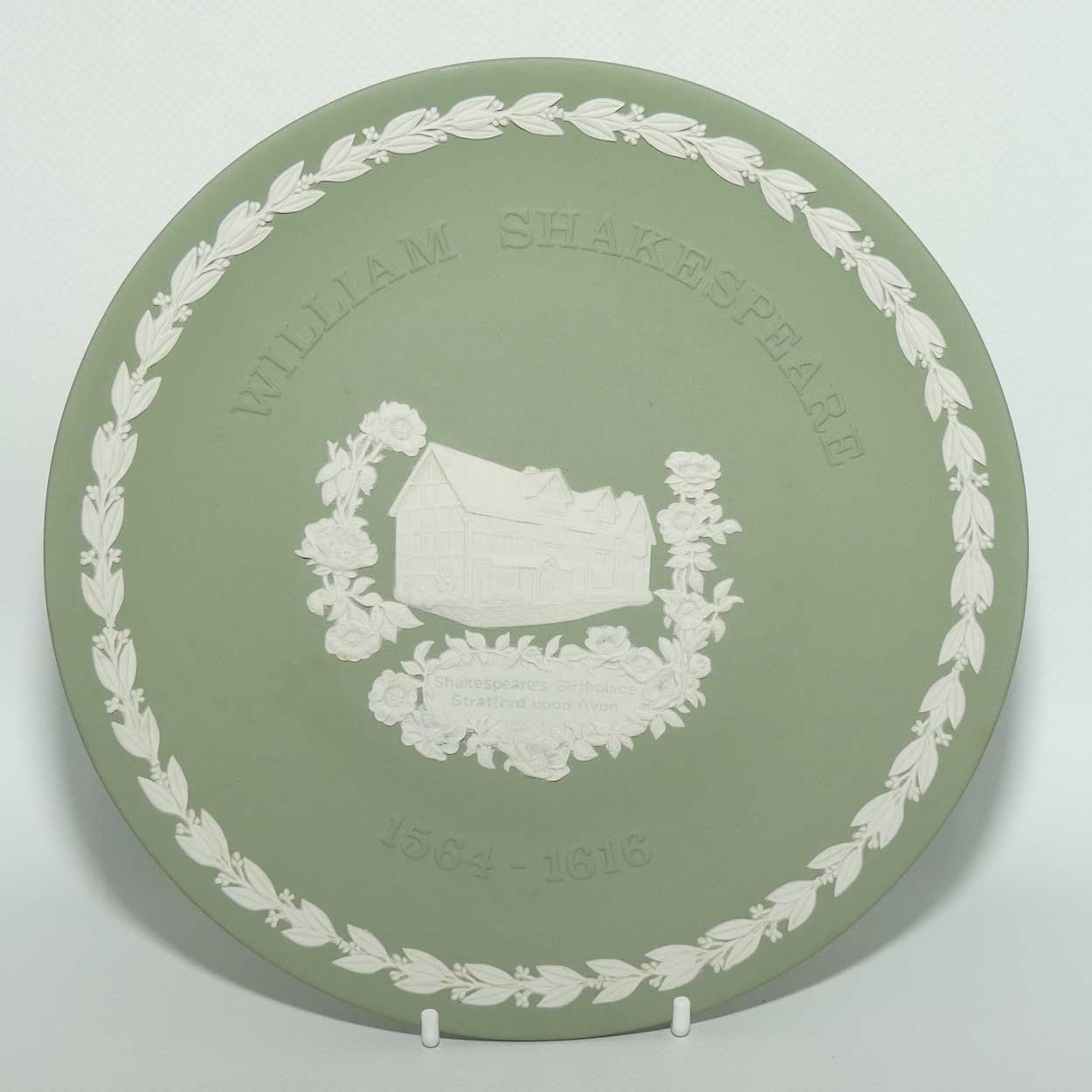 Wedgwood Jasper | White on Pale Green | William Shakespeare | Shakespeare's Birthplace Stratford upon Avon 1564 - 1616 plate | 20.5cms | + Box