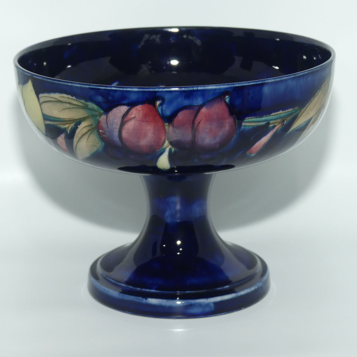 William Moorcroft Wisteria M57 comport