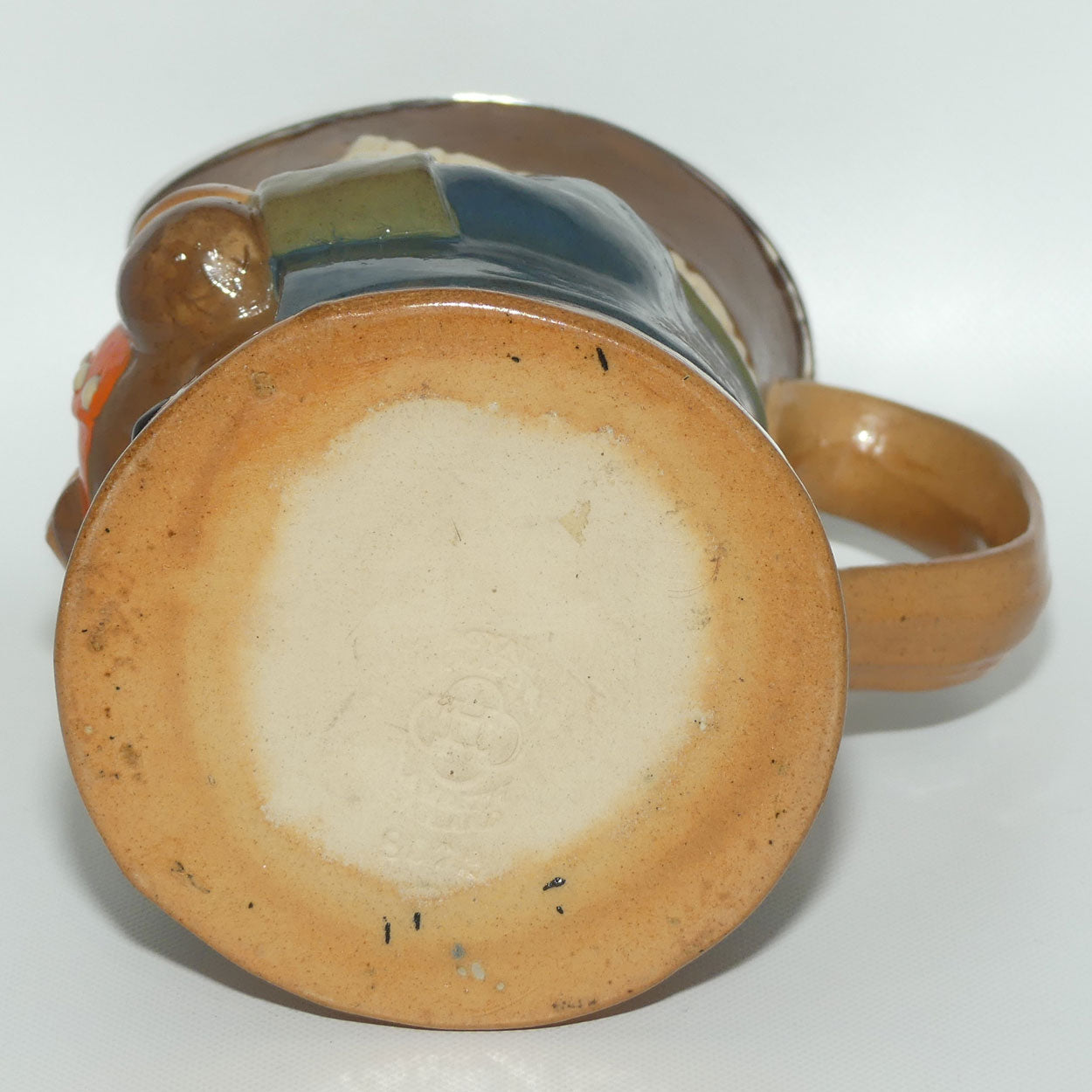 X8572 Royal Doulton Lambeth Harry Simeon The Standing Man Medium toby | Smiling Face, Orange Waistcoat, Blue Jacket | Silver Rim