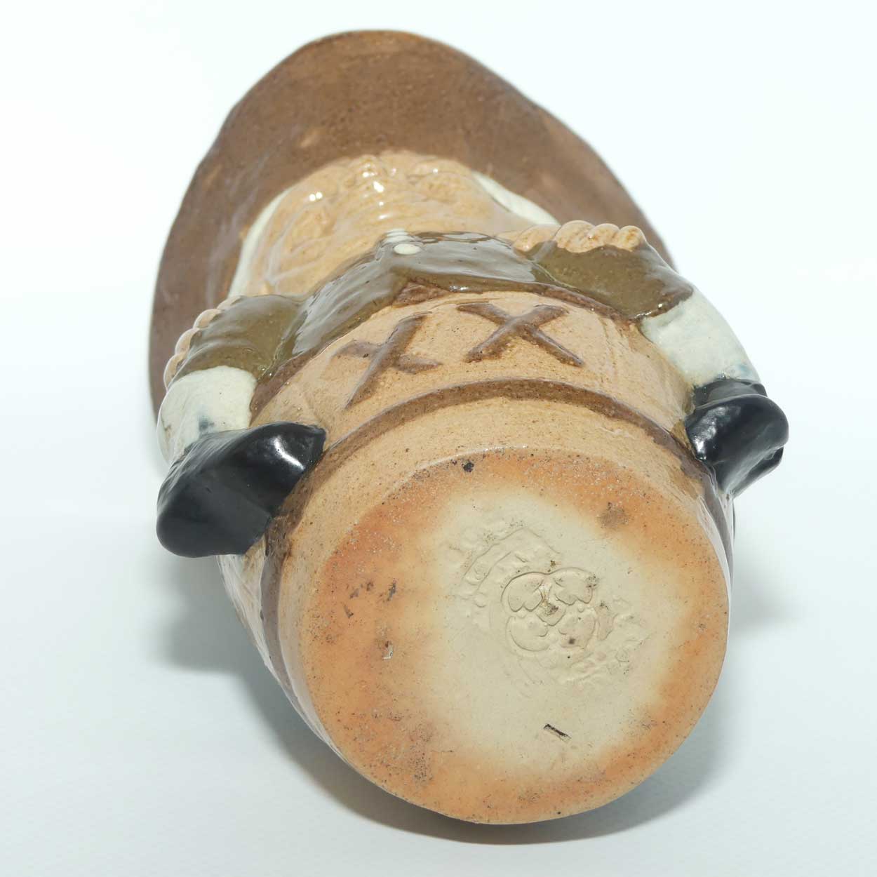 X8591 Royal Doulton Lambeth Harry Simeon Toby XX beaker | Unrecorded Shape | Colourway 3 | Blue Jacket, Green Waistcoat and Breeches