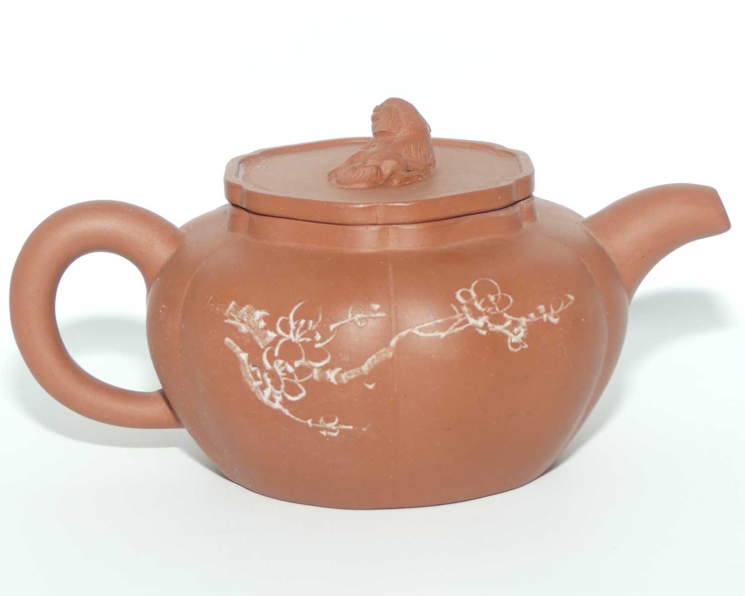 Chinese Yixing | Zisha tea pot with inscribed decoration and Dog of Fo finial