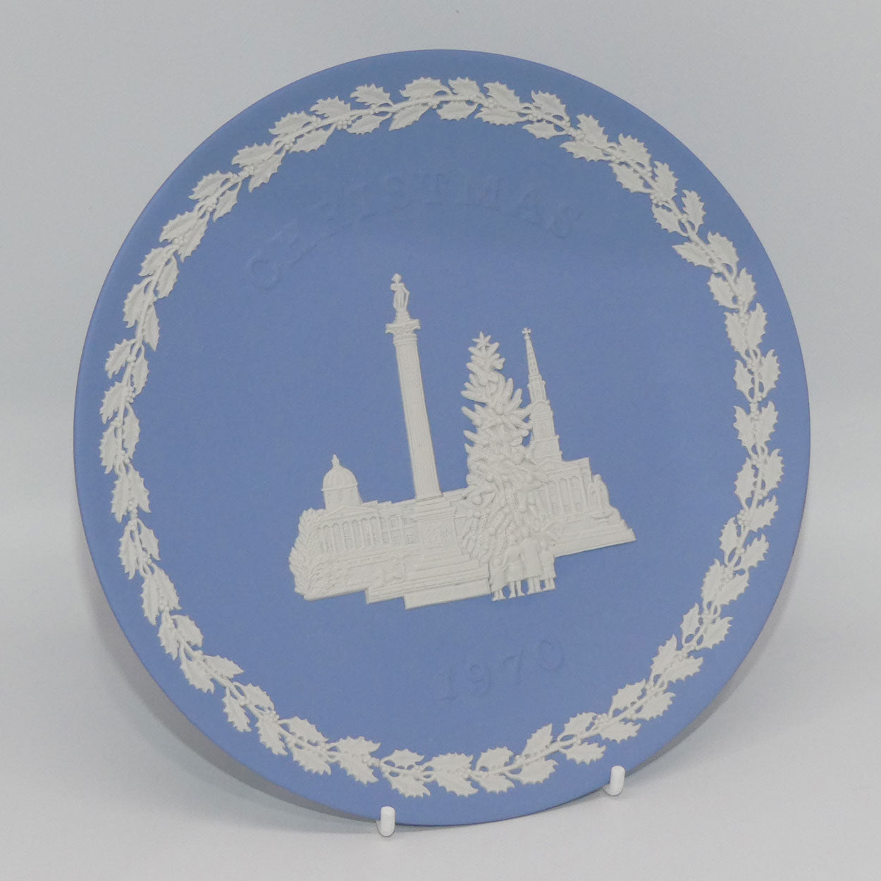 wedgwood-jasper-christmas-plate-1970-trafalgar-square-plate-large-boxed