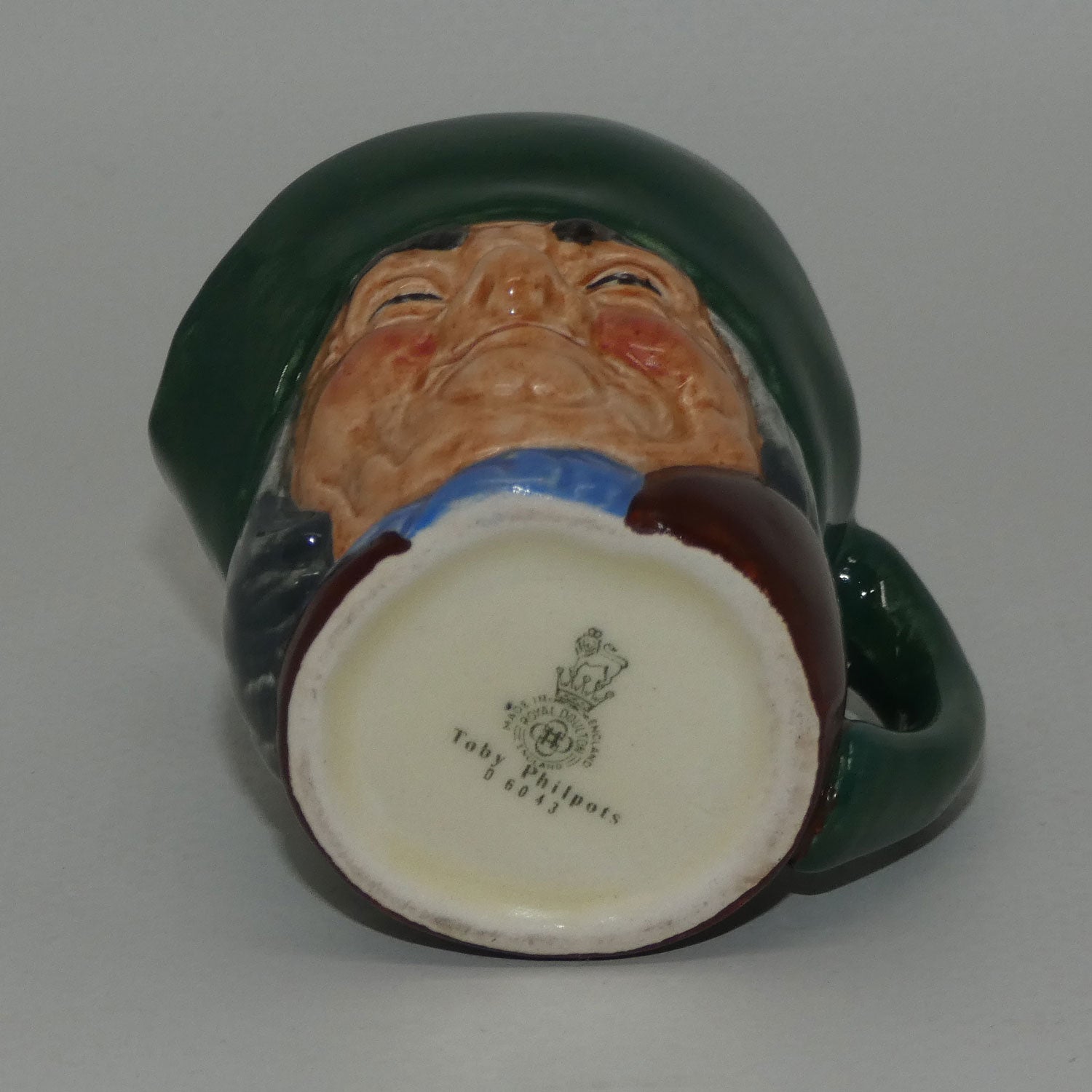 d6043-royal-doulton-character-jug-toby-philpots