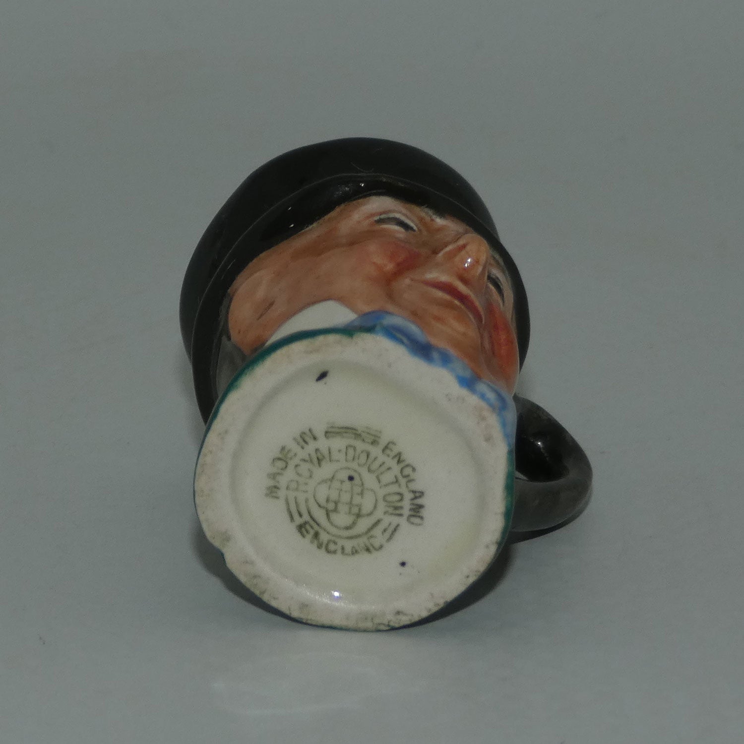 d6143-royal-doulton-character-jug-mr-micawber