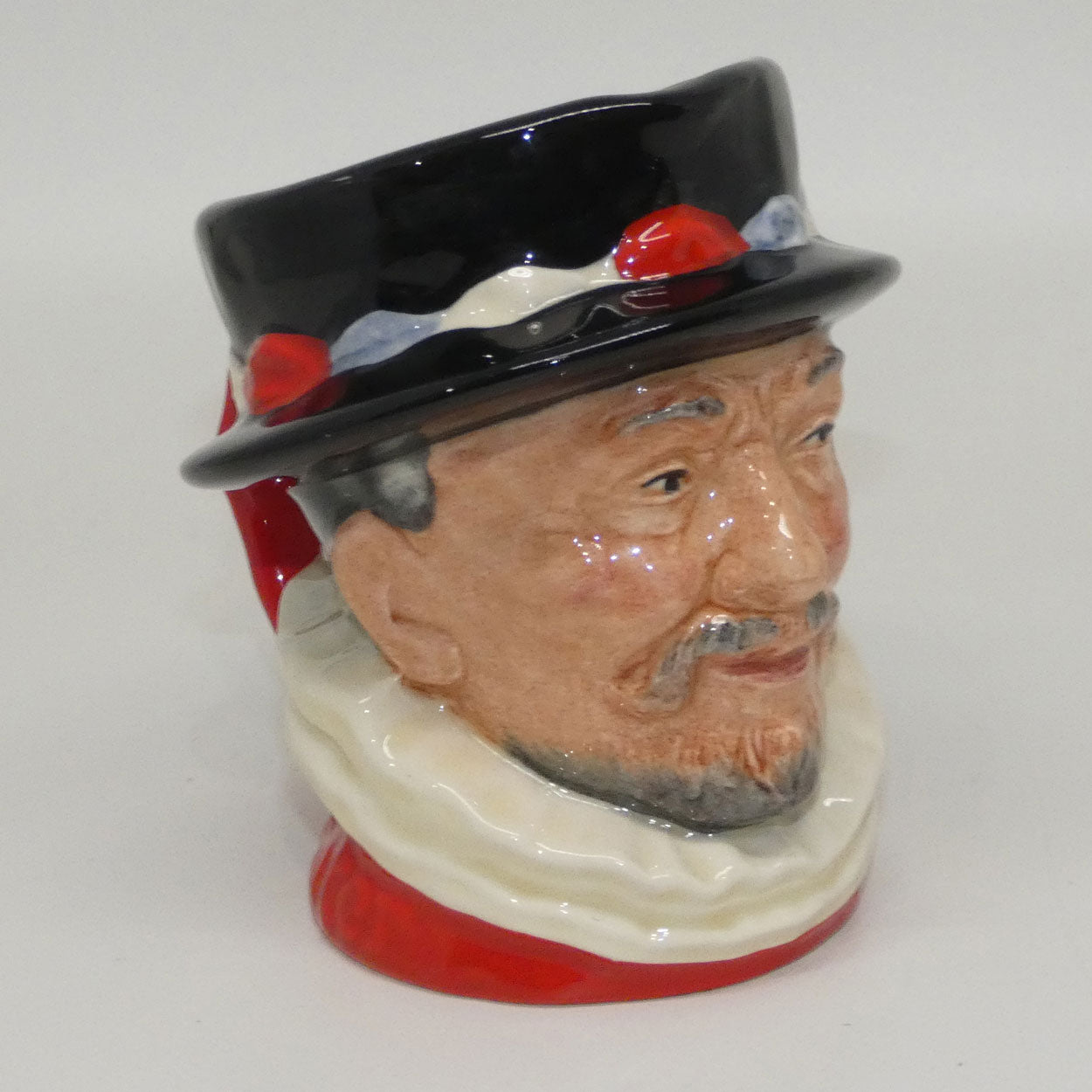 d6233-royal-doulton-small-character-jug-beefeater-er-handle-scarlett
