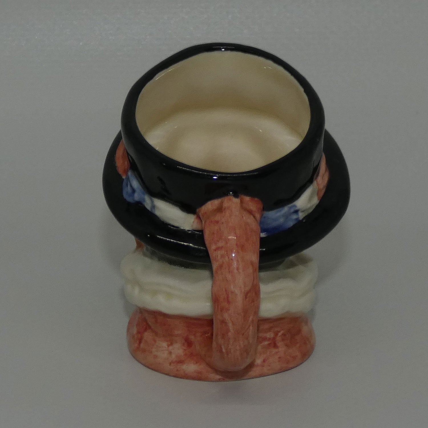 d6251-royal-doulton-character-jug-beefeater-er-handle