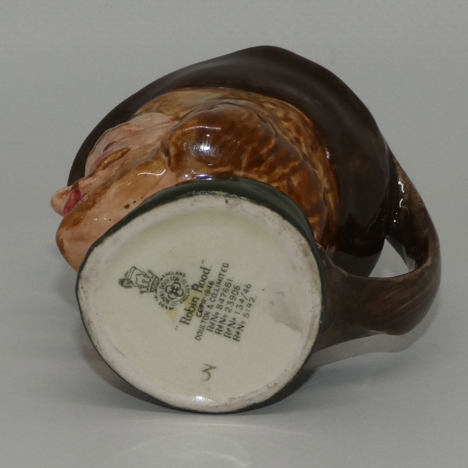 d6252-royal-doulton-character-jug-robin-hood