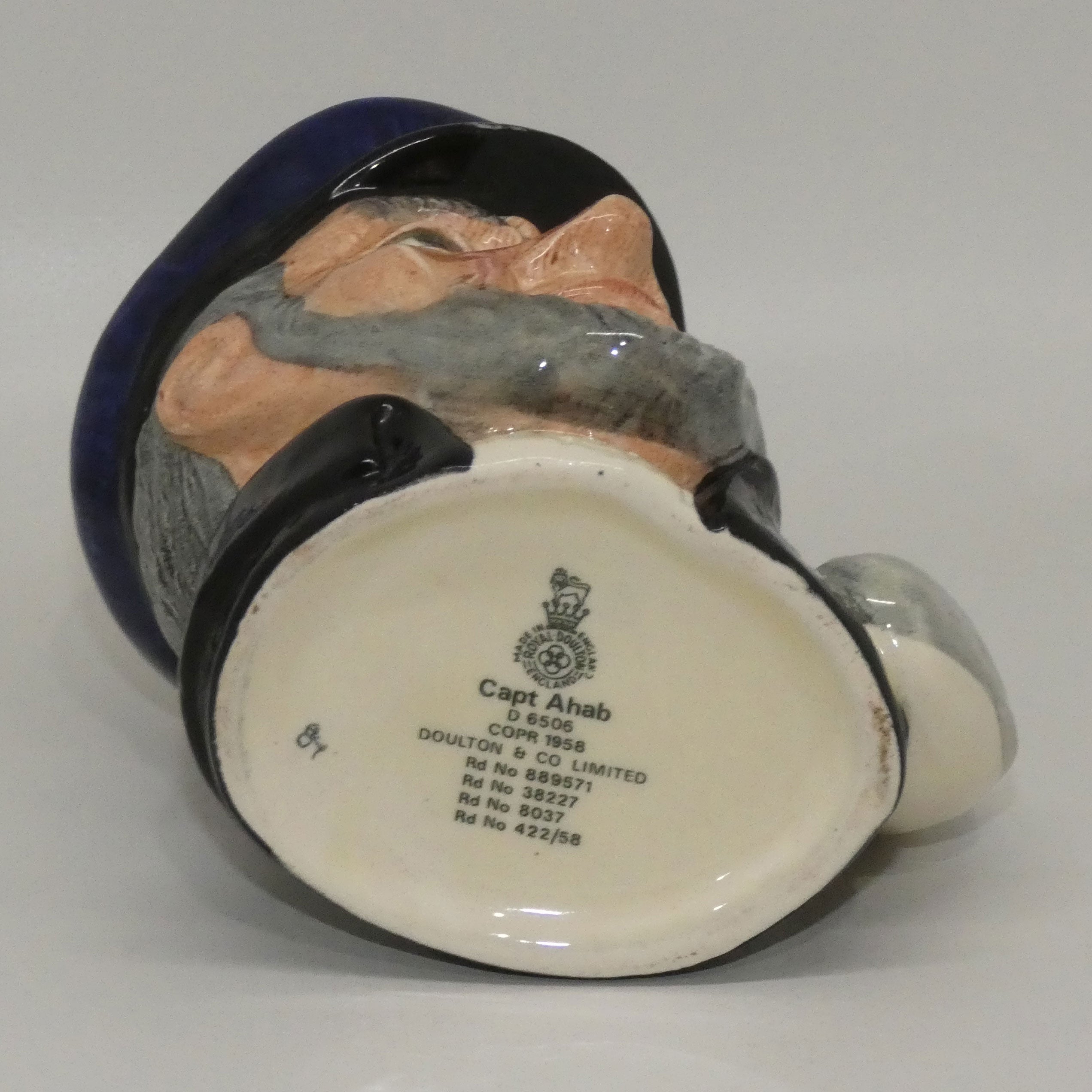 d6506-royal-doulton-character-jug-captain-ahab