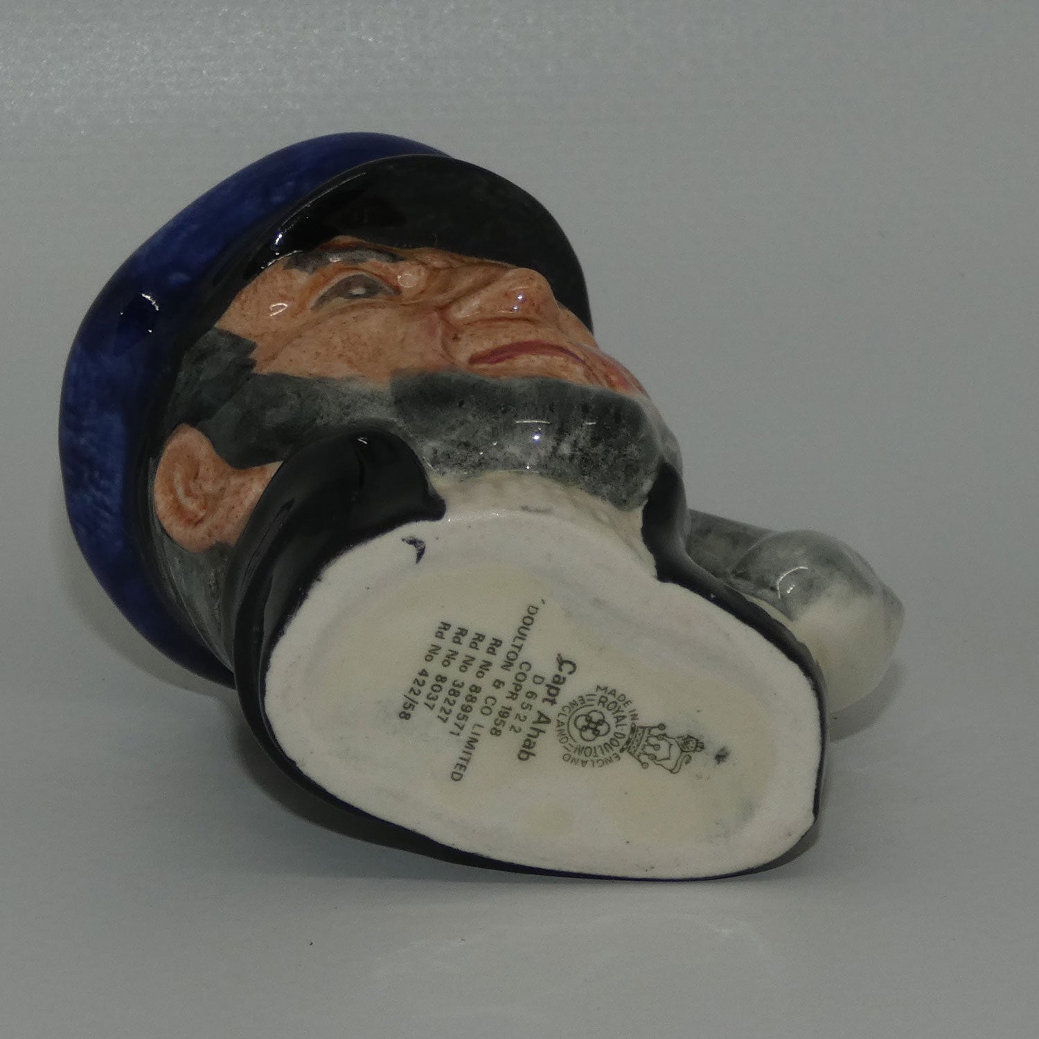 d6522-royal-doulton-character-jug-capt-ahab