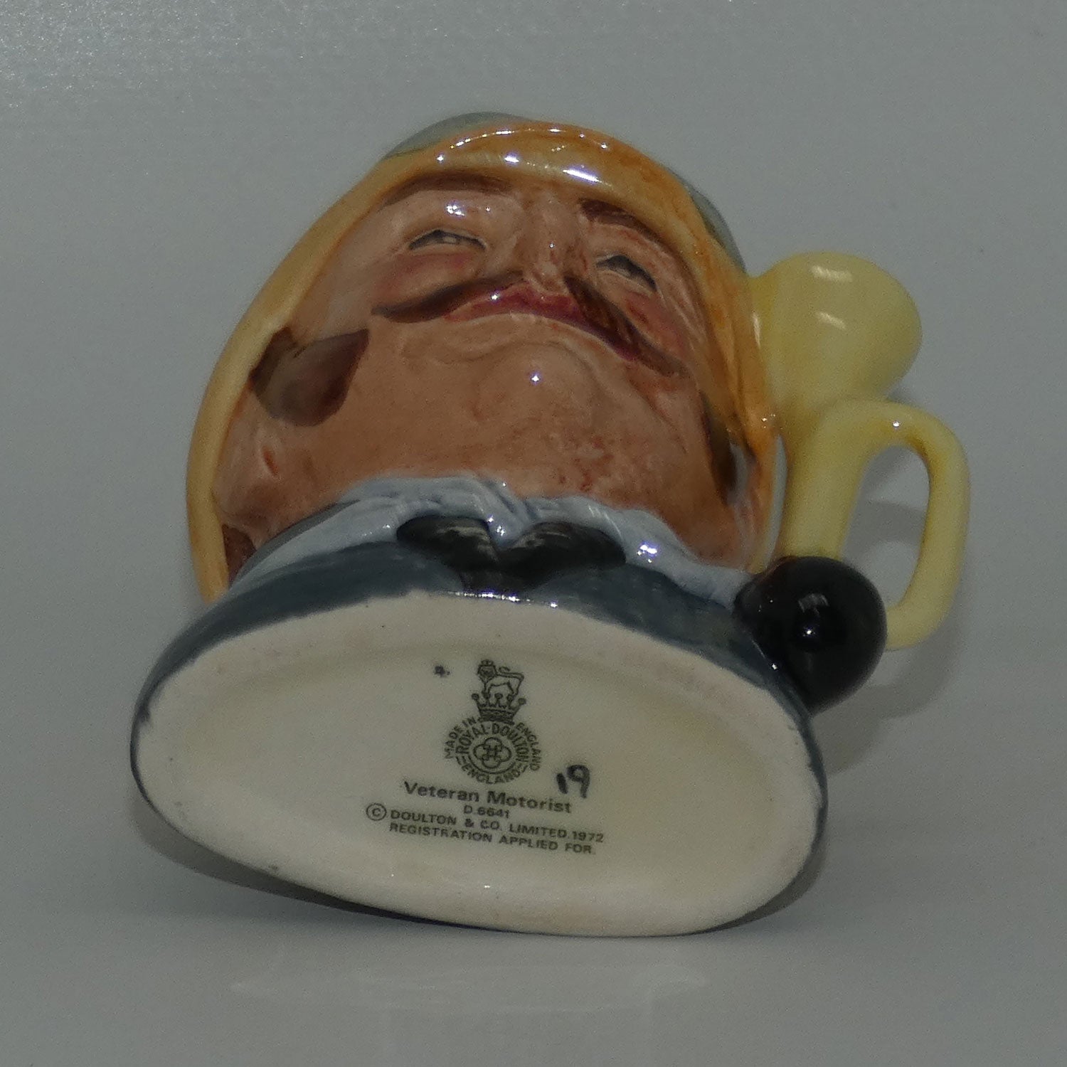 d6641-royal-doulton-character-jug-veteran-motorist