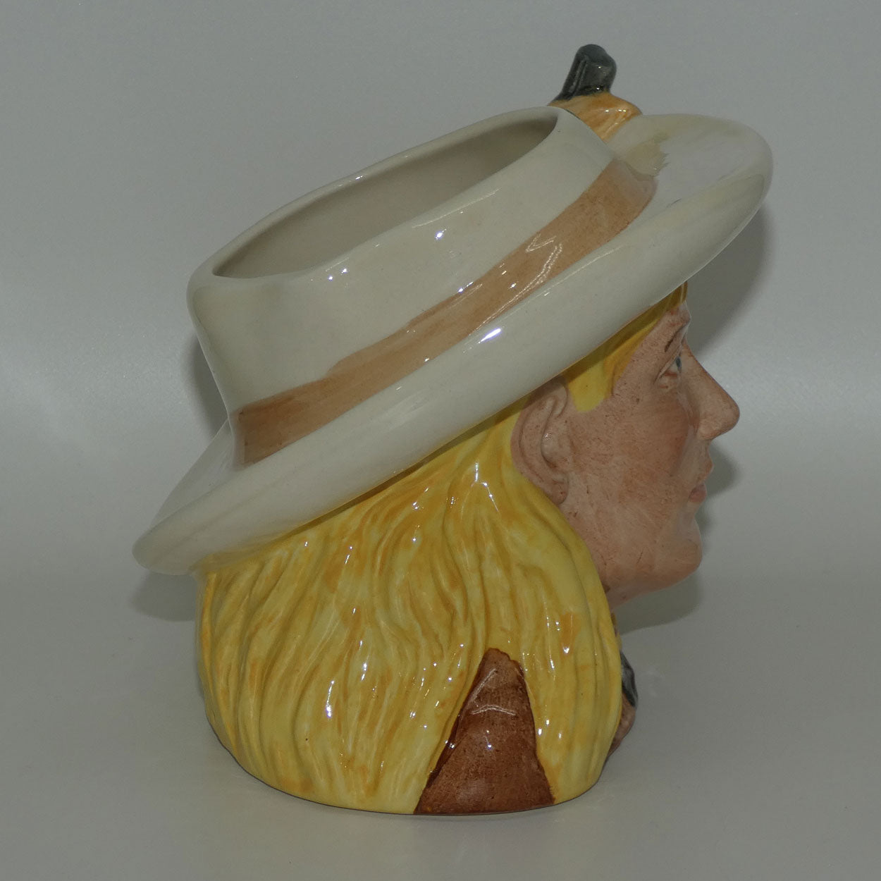 d6732-royal-doulton-character-jug-annie-oakley