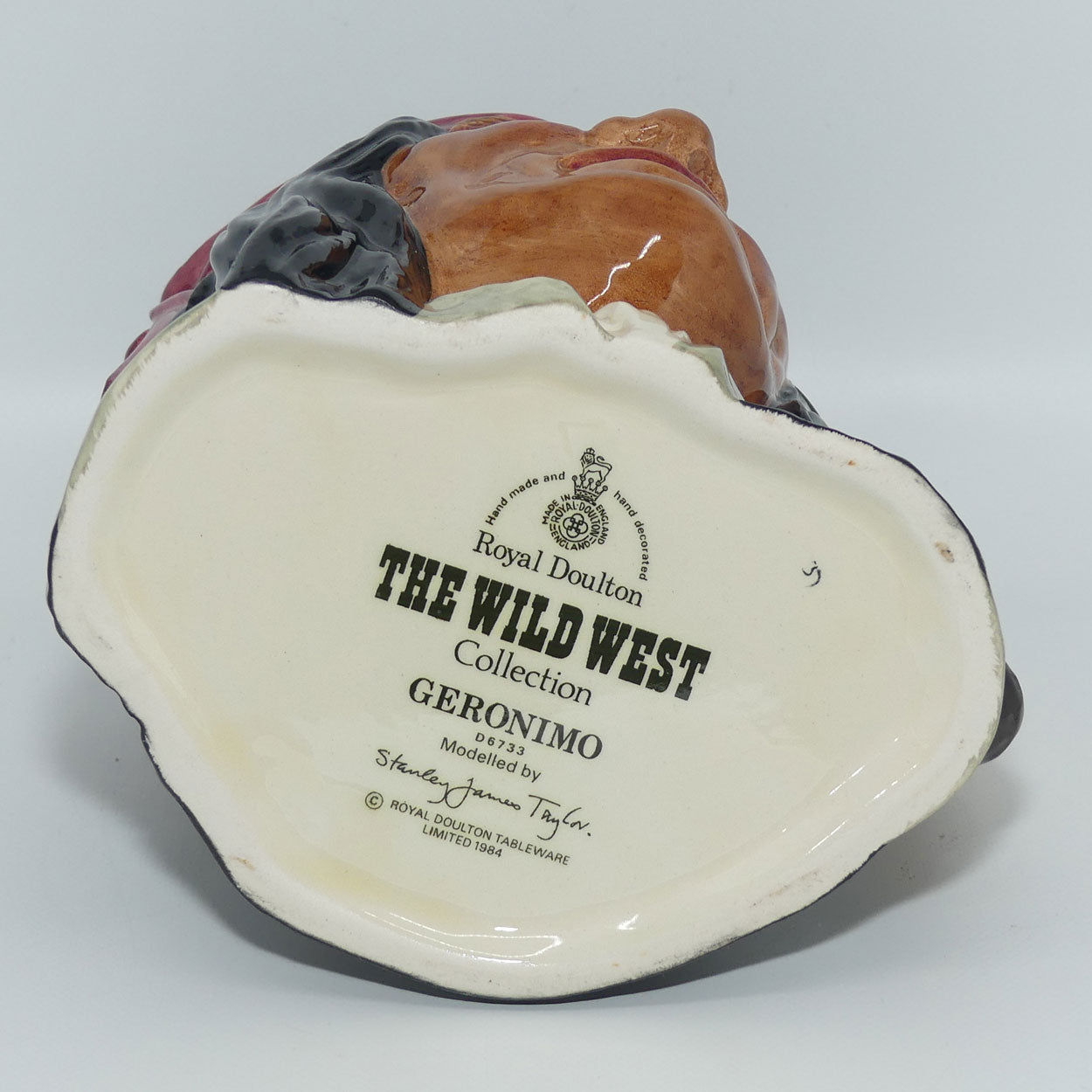 D6733 Royal Doulton mid size character jug Geronimo