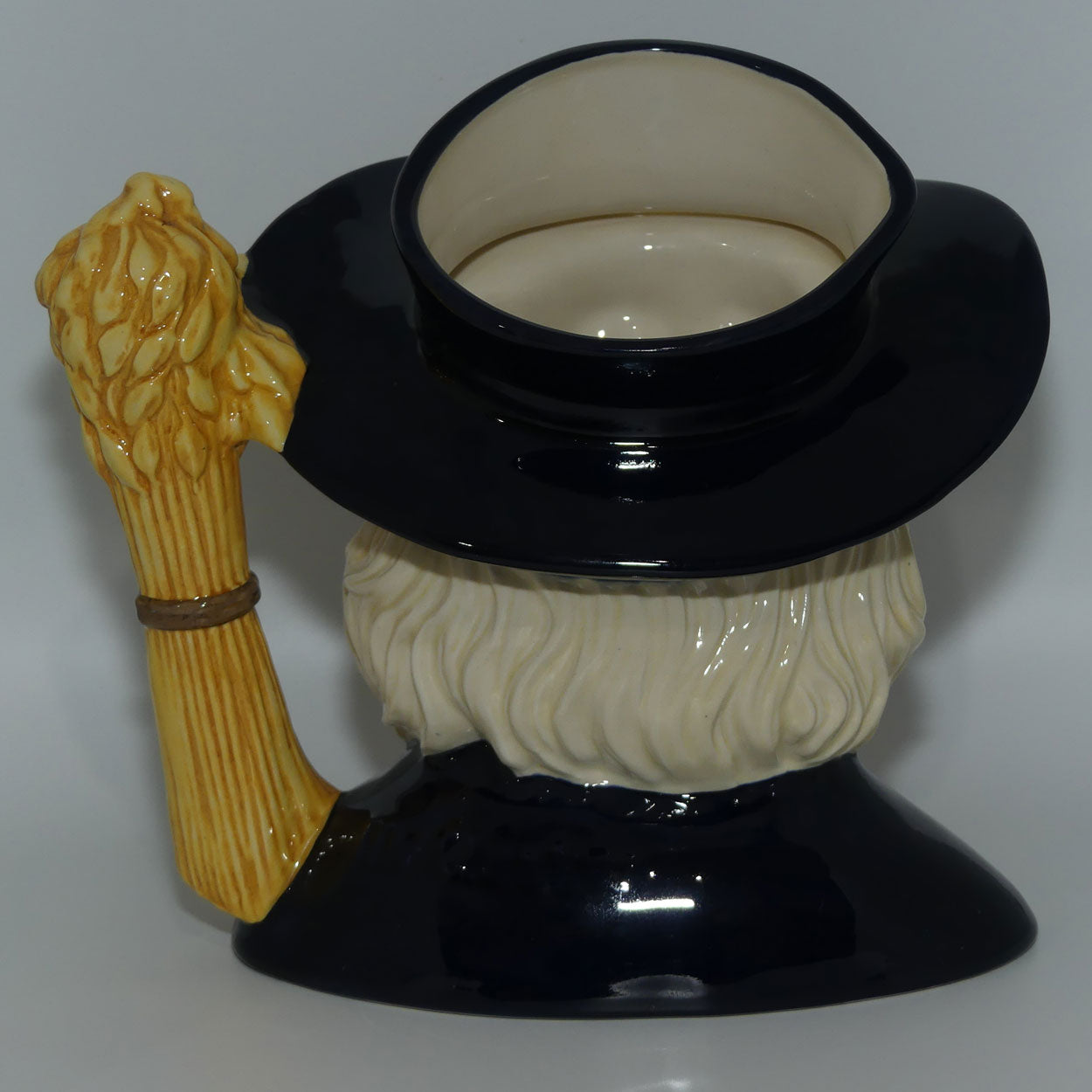 D6738 Royal Doulton large character jug Mr Quaker | LE #943/3500 + Certificate