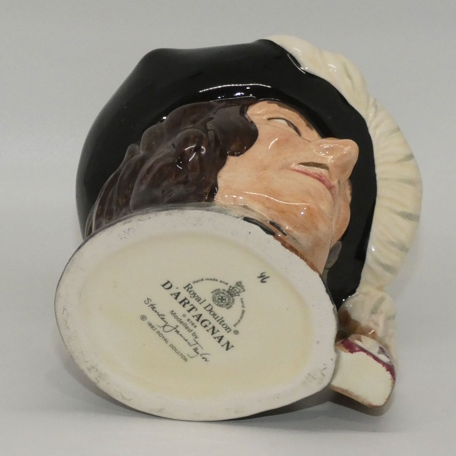 d6764-royal-doulton-character-jug-dartagnan