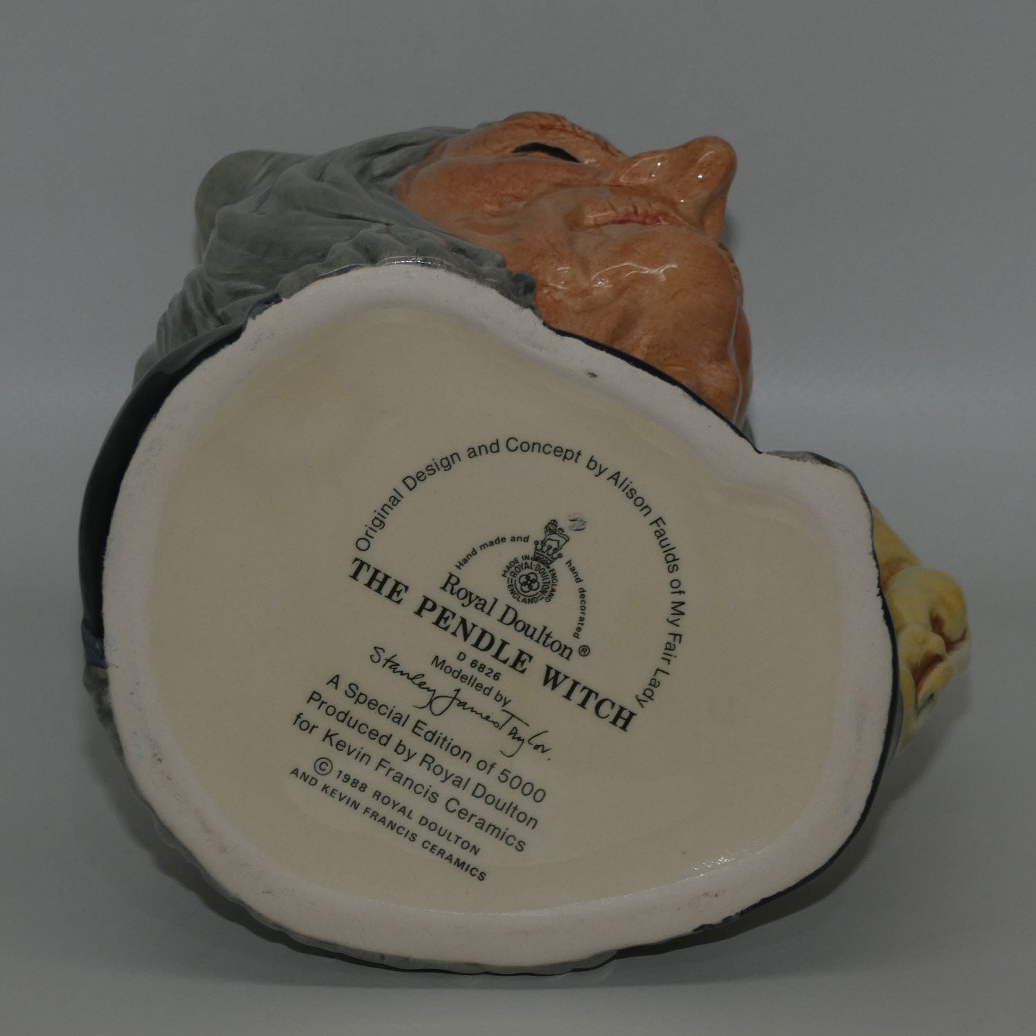 d6826-royal-doulton-character-jug-the-pendle-witch