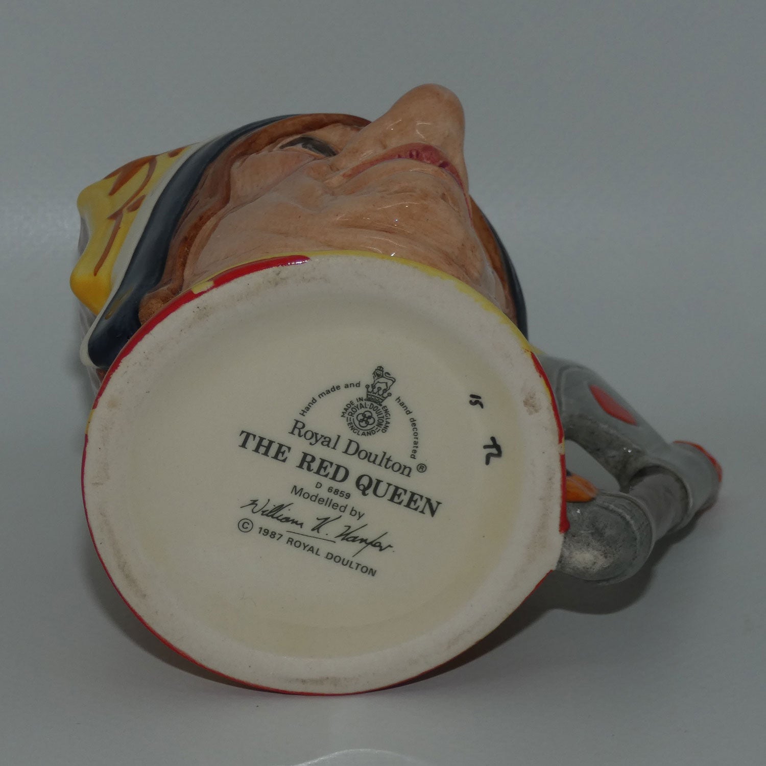 d6859-royal-doulton-small-character-jug-the-red-queen