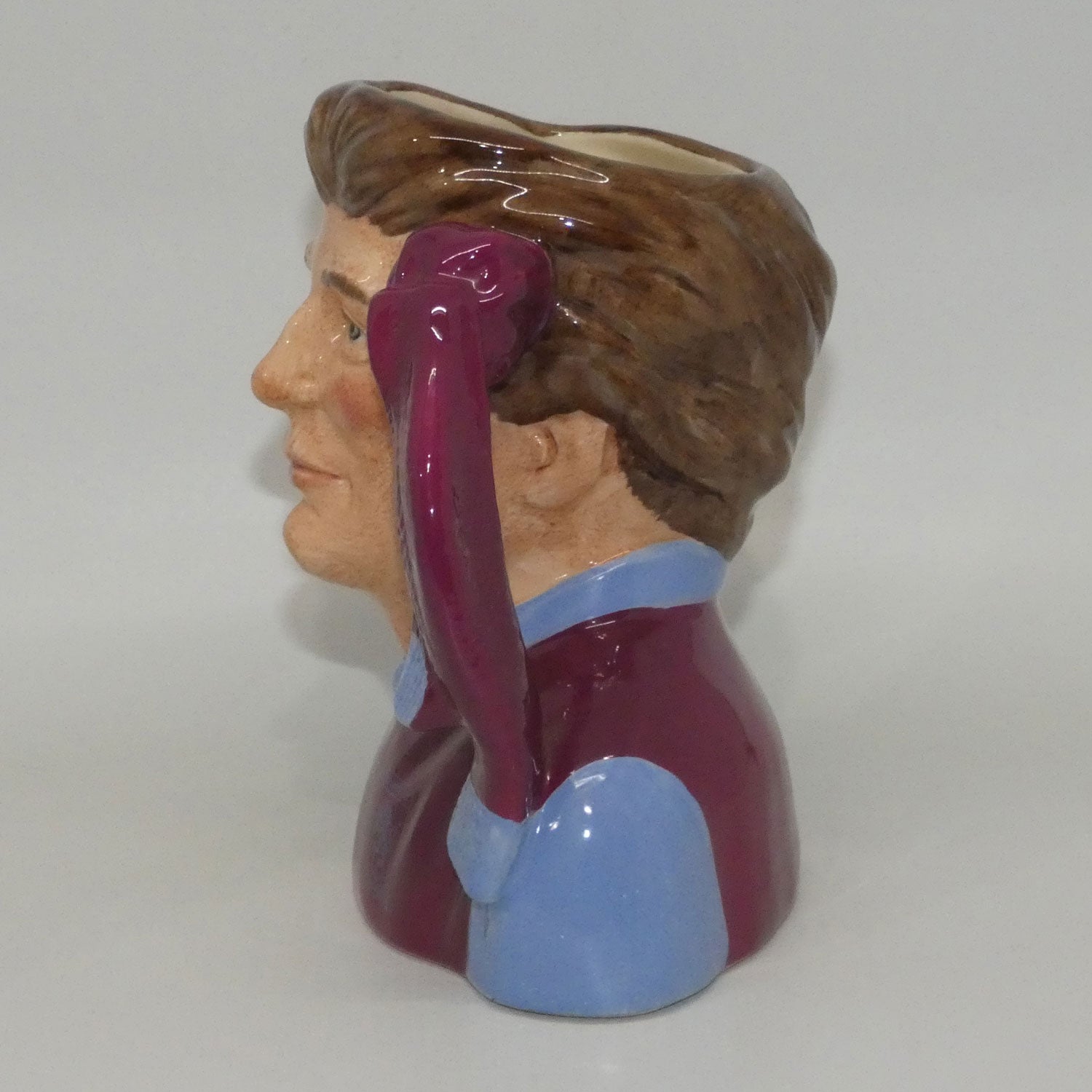 d6931-royal-doulton-character-jug-football-supporter-aston-villa