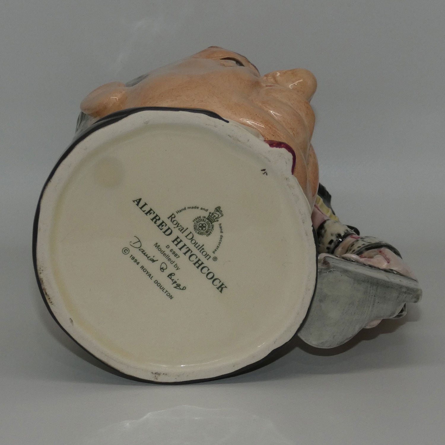 d6987-royal-doulton-character-jug-alfred-hitchcock-pink-curtain