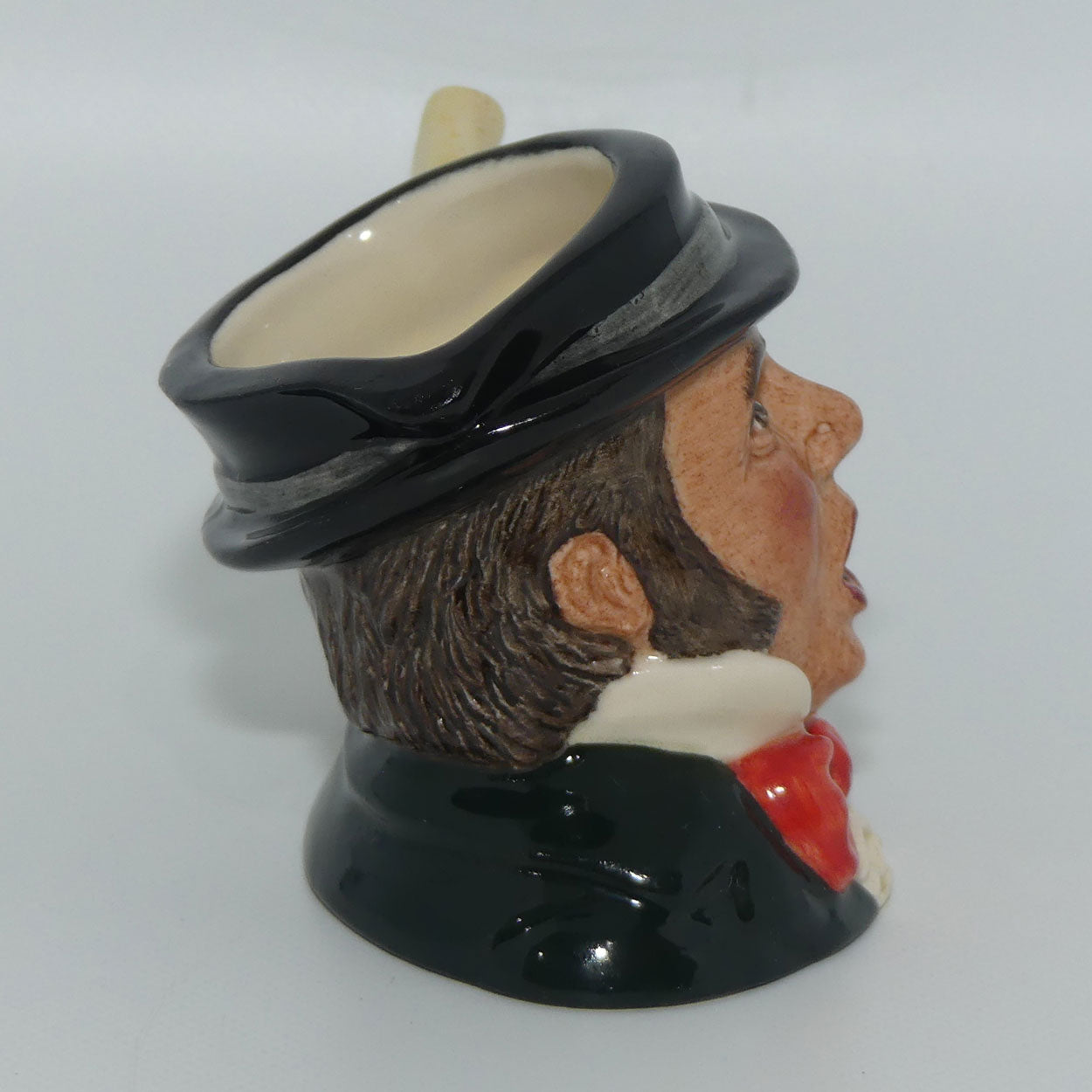 D7007 Royal Doulton miniature character jug The Caroler