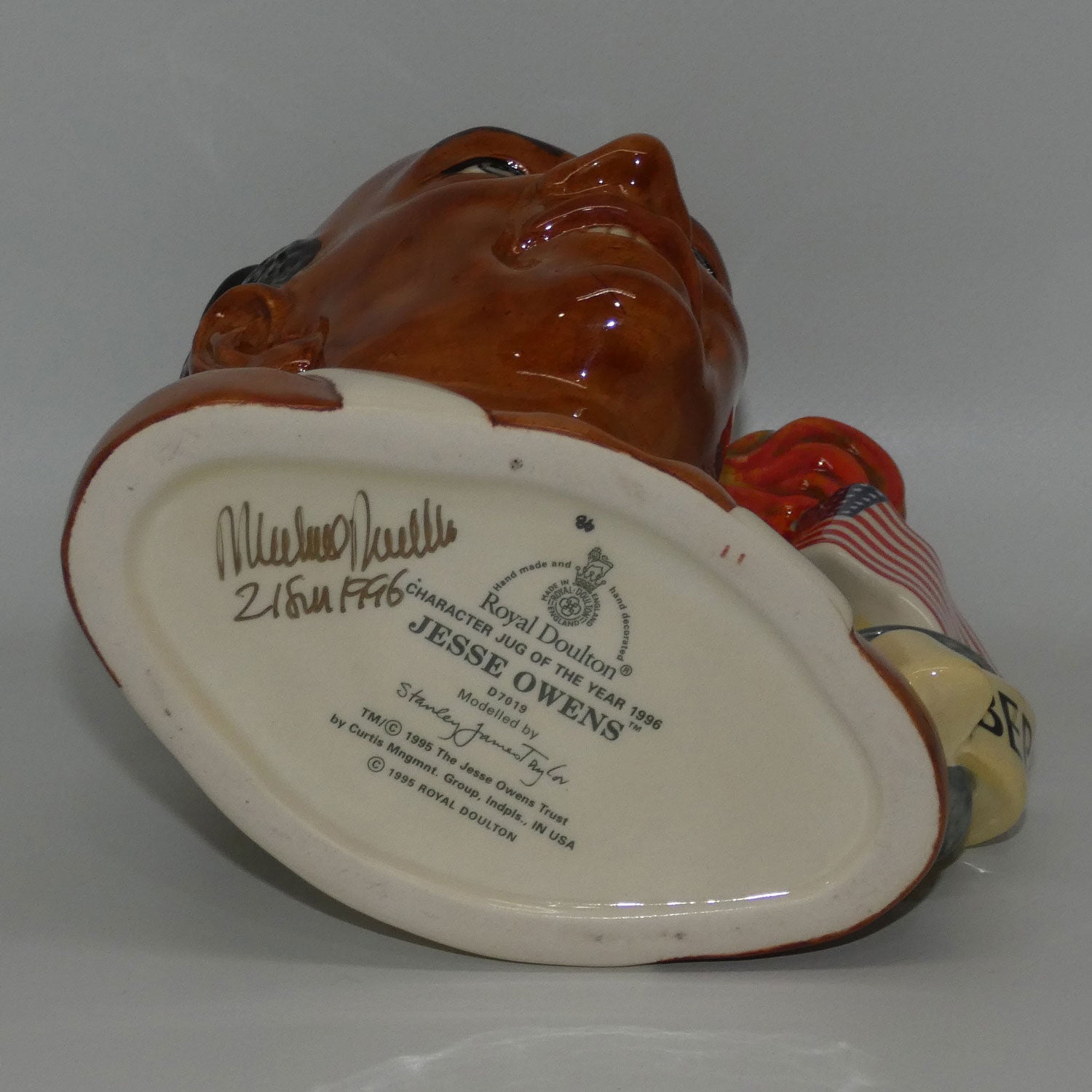 D7019 Royal Doulton large character jug Jesse Owens | 1996 CJY | signed