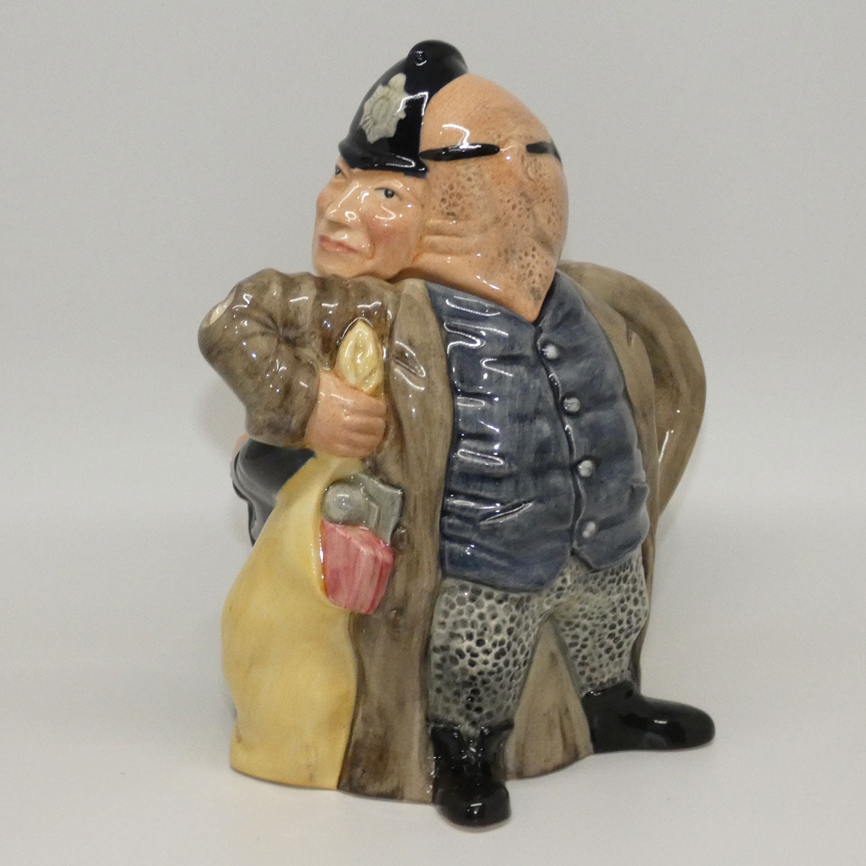 d7174-royal-doulton-double-character-teapot-policeman-and-felon