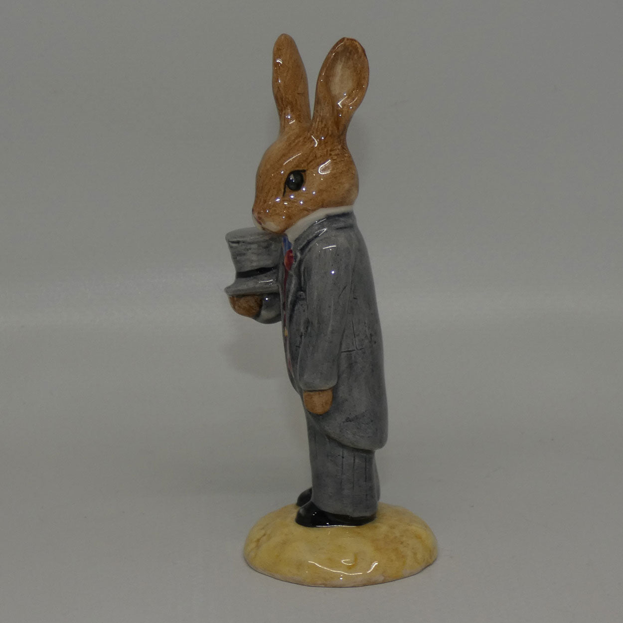 db102-royal-doulton-bunnykins-groom