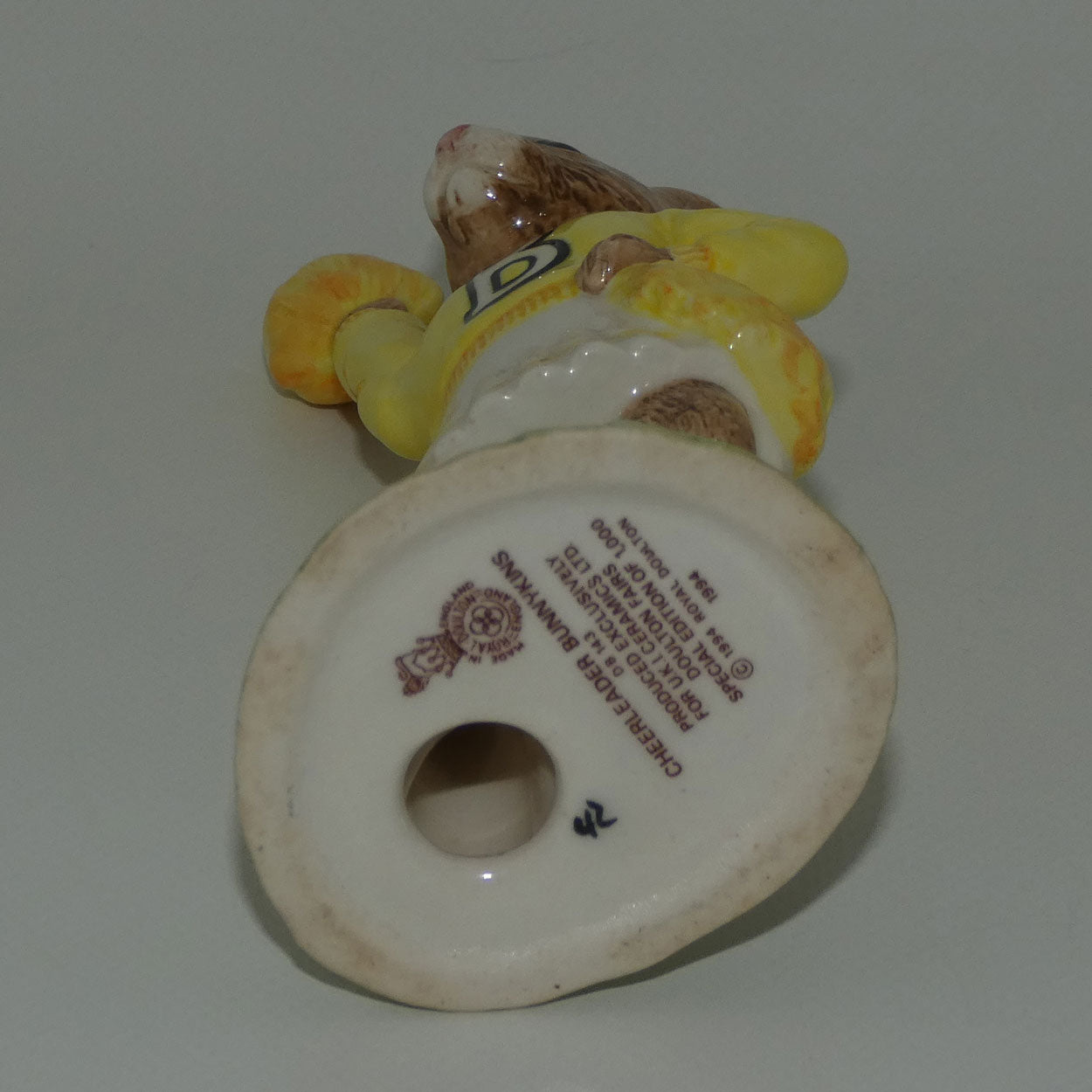 db143-royal-doulton-bunnykins-cheerleader-yellow