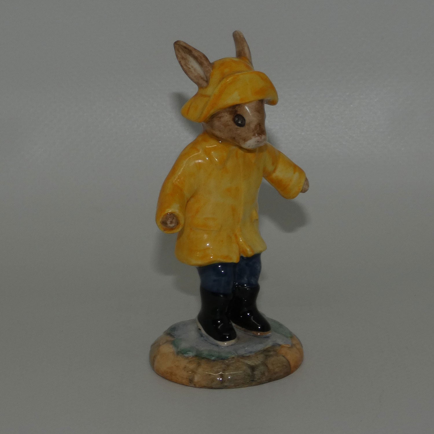 db147-royal-doulton-bunnykins-rainy-days