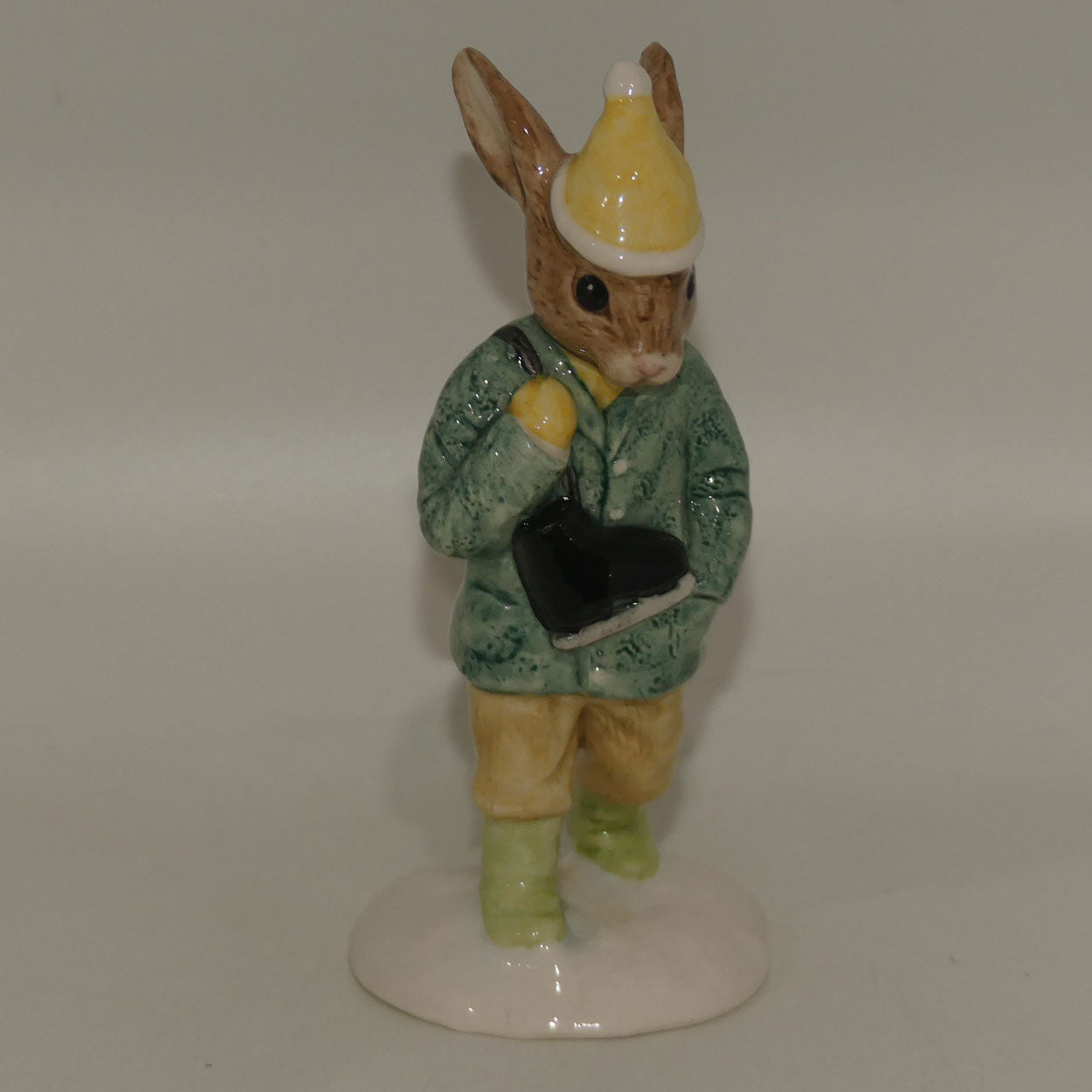 db152-royal-doulton-bunnykins-boy-skater
