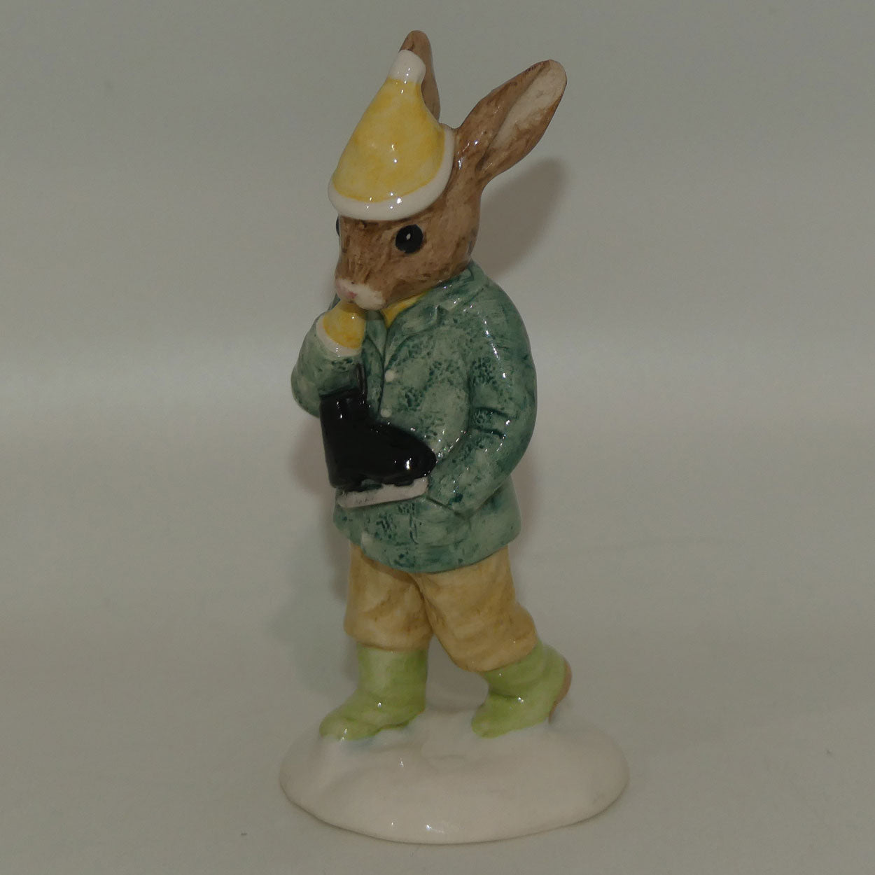 db152-royal-doulton-bunnykins-boy-skater