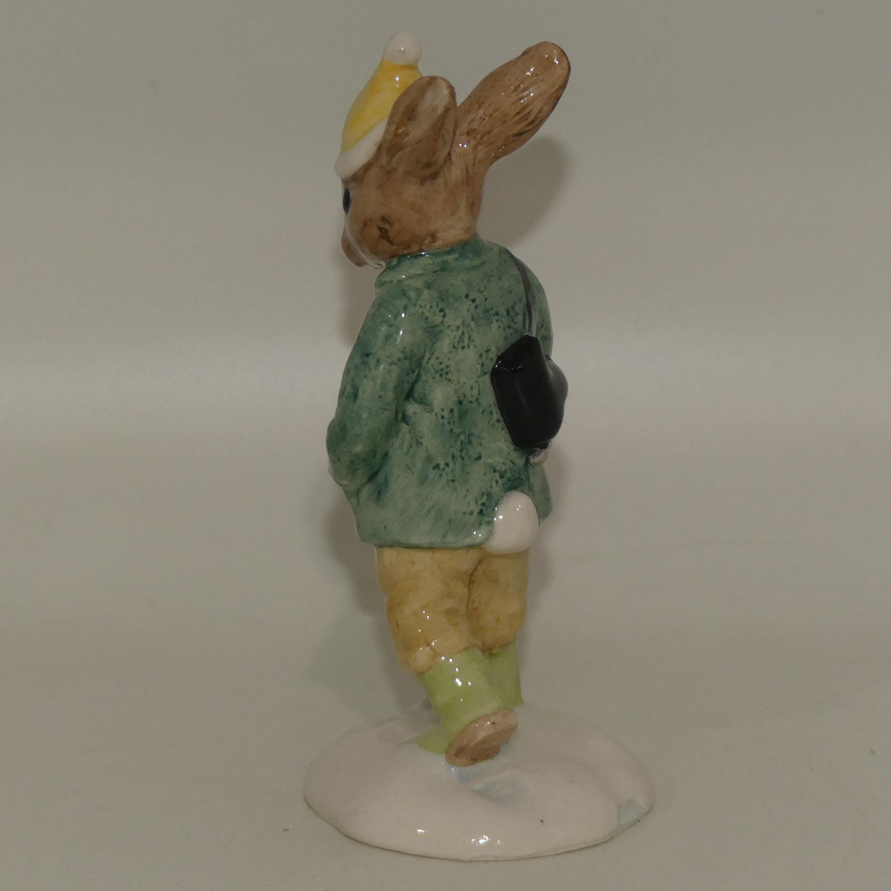 db152-royal-doulton-bunnykins-boy-skater