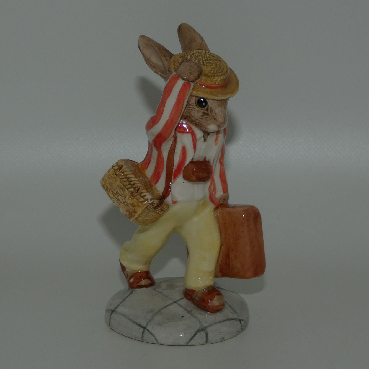 db154-royal-doulton-bunnykins-father