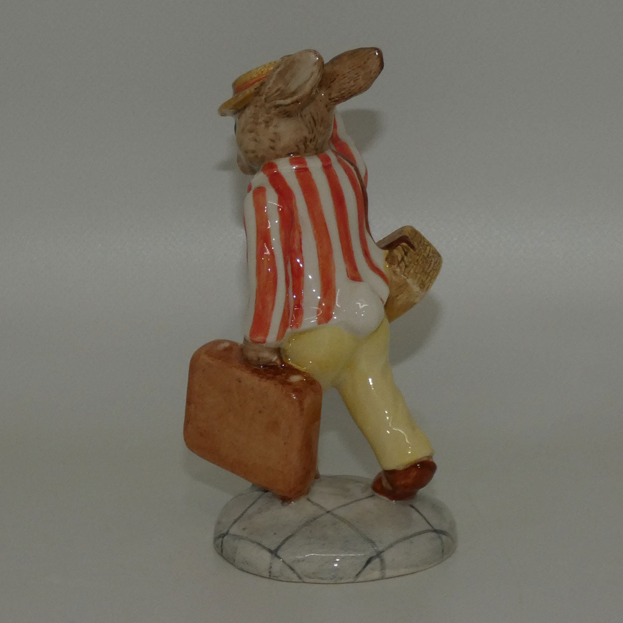 db154-royal-doulton-bunnykins-father