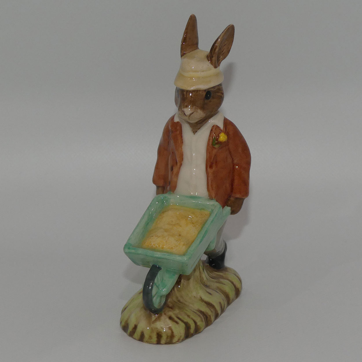 db156-royal-doulton-bunnykins-gardener-no-box