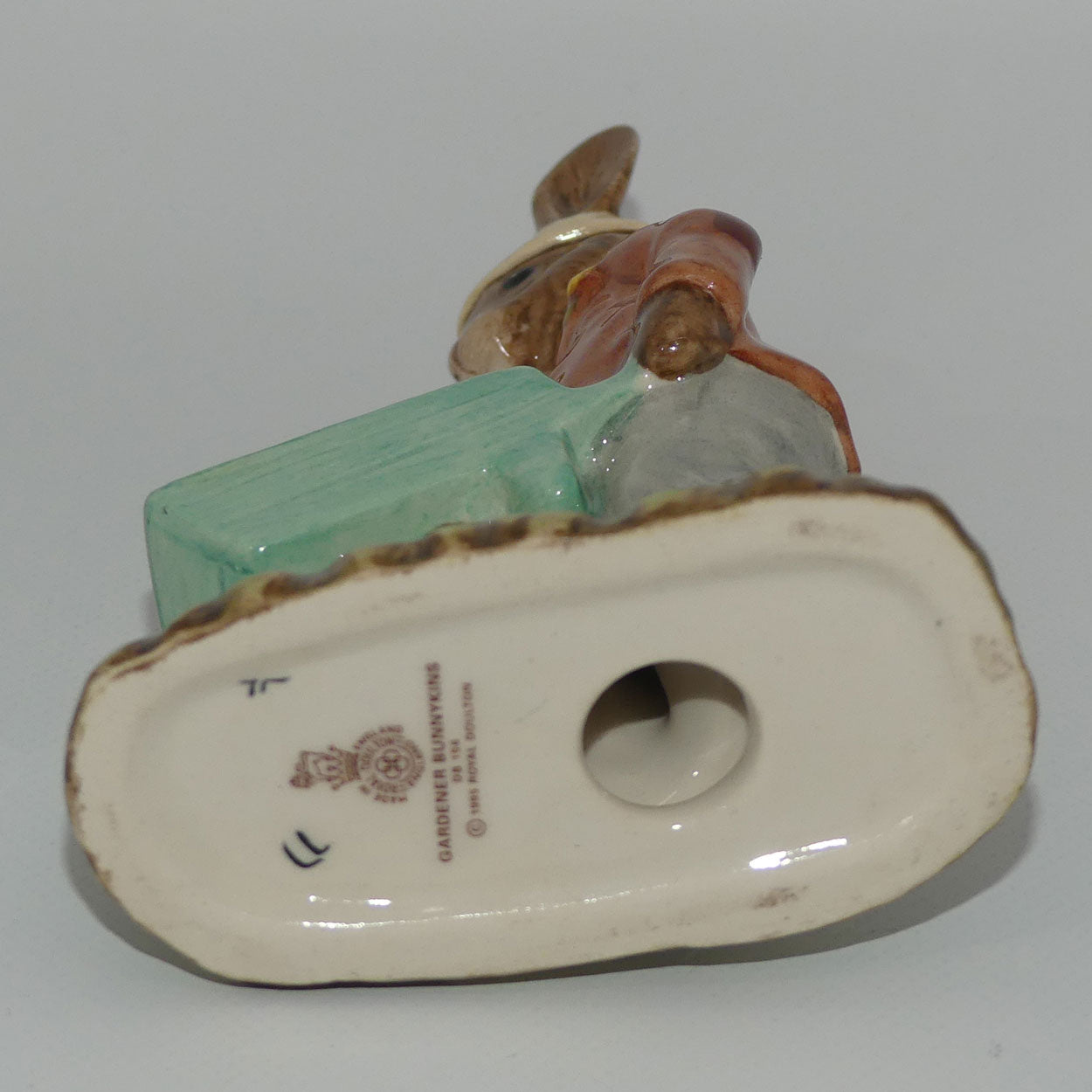 db156-royal-doulton-bunnykins-gardener-no-box