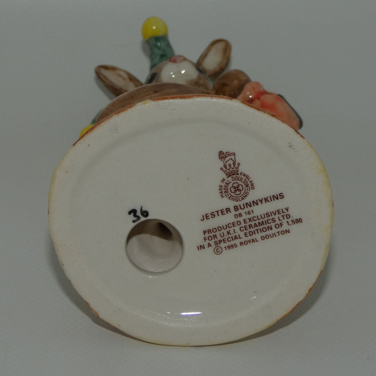db161-royal-doulton-bunnykins-jester