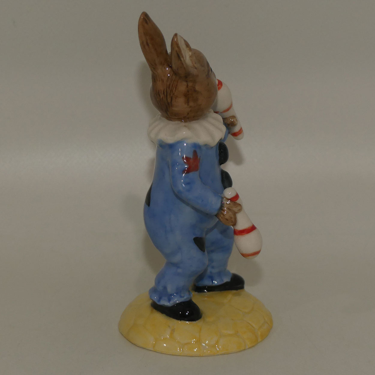 db164-royal-doulton-bunnykins-juggler