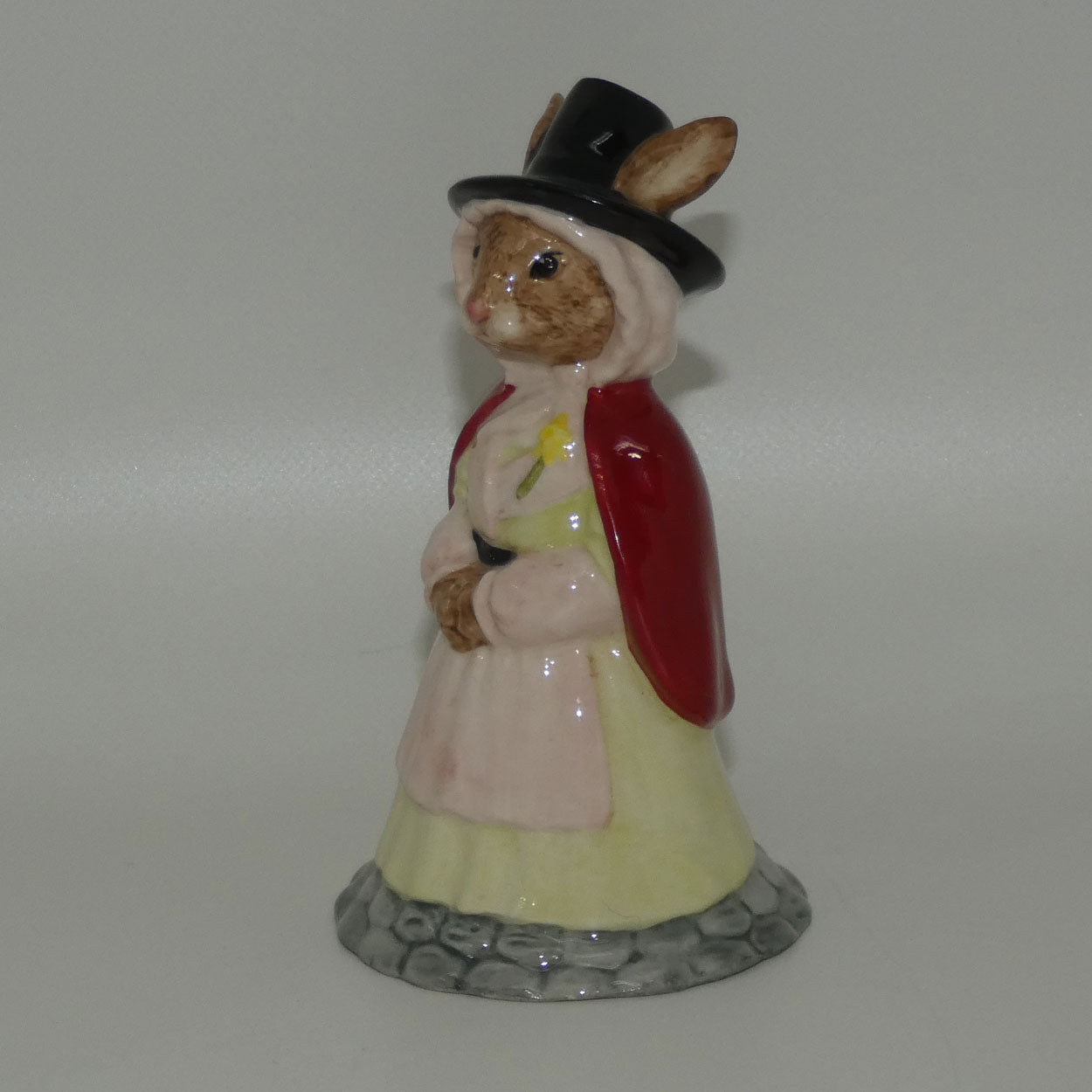 db172-royal-doulton-bunnykins-welsh-lady