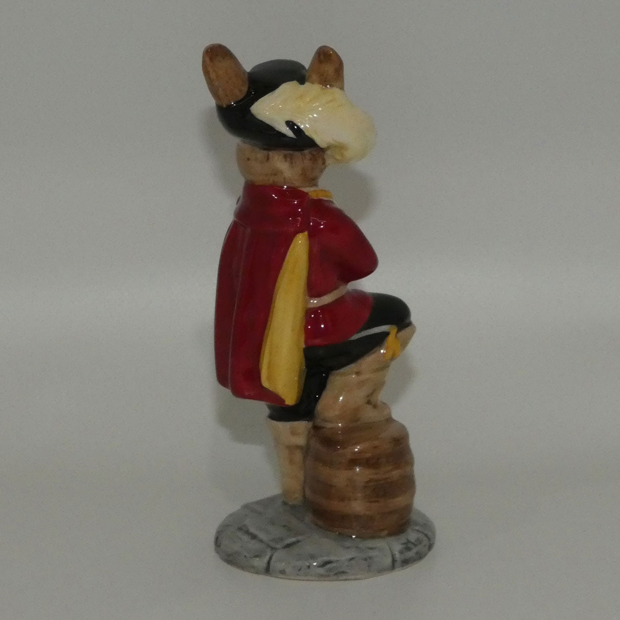 db179-royal-doulton-bunnykins-cavalier