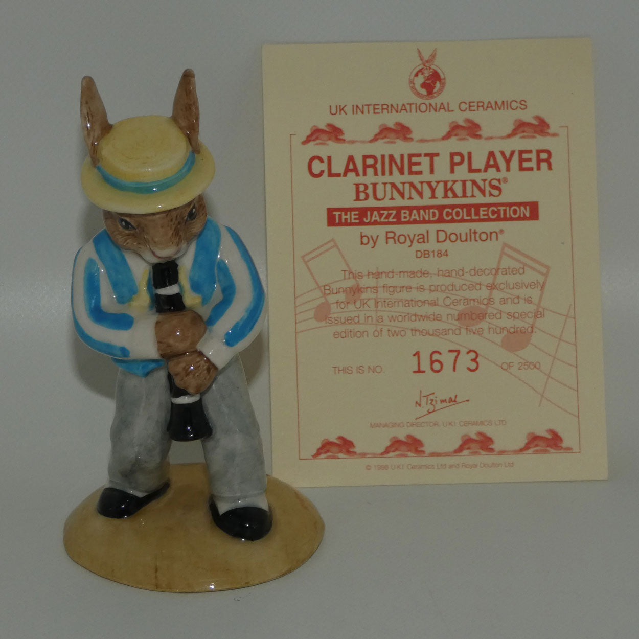 db184-royal-doulton-bunnykins-clarinet-player