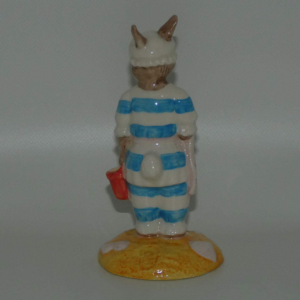 db189-royal-doulton-bunnykins-mother