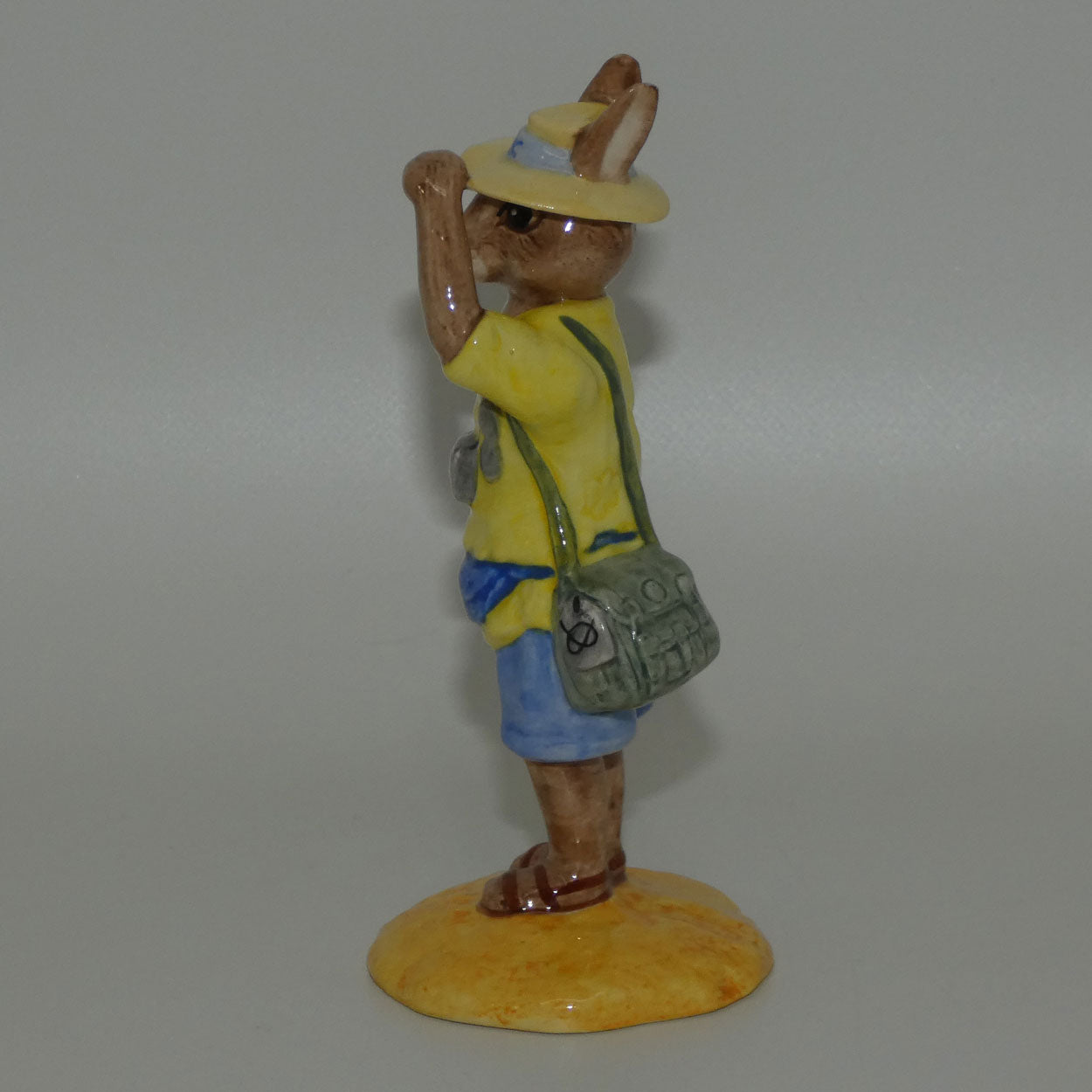 db190-royal-doulton-bunnykins-tourist-no-box