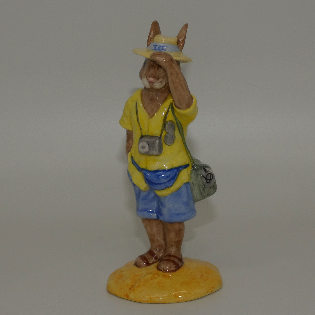 db190-royal-doulton-bunnykins-tourist-no-box