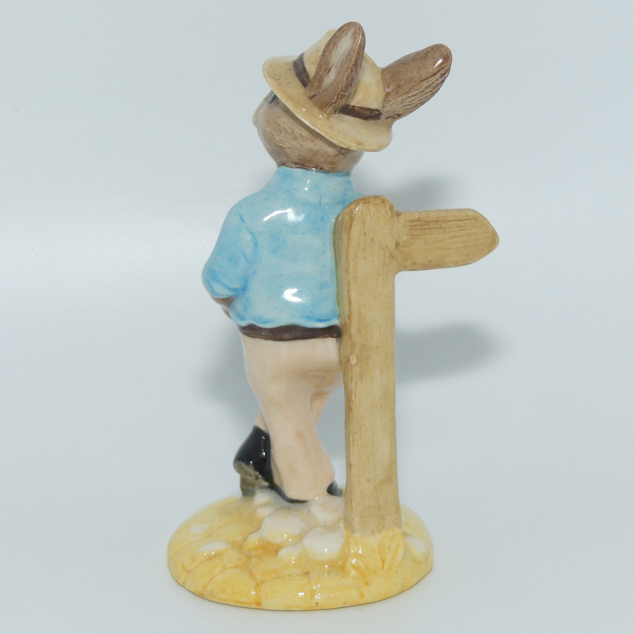 DB195 Royal Doulton Bunnykins Sydney | Cert | No box