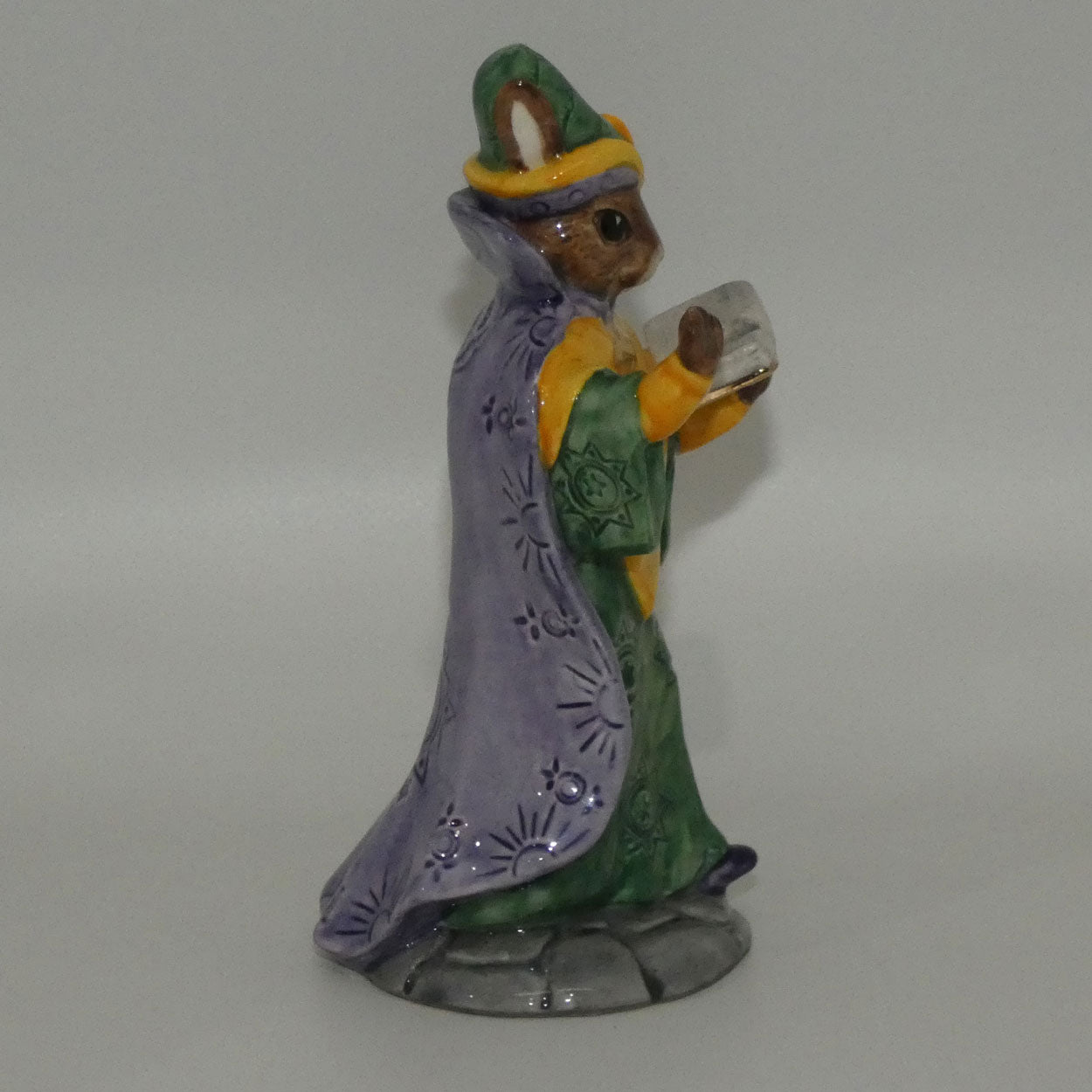 db197-royal-doulton-bunnykins-mystic