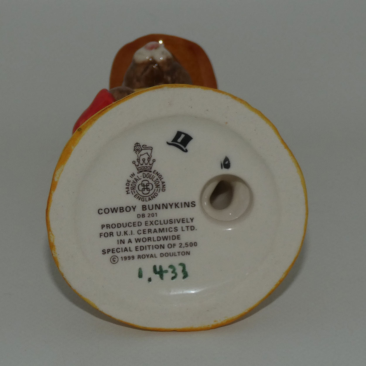 db201-royal-doulton-bunnykins-cowboy-box-cert