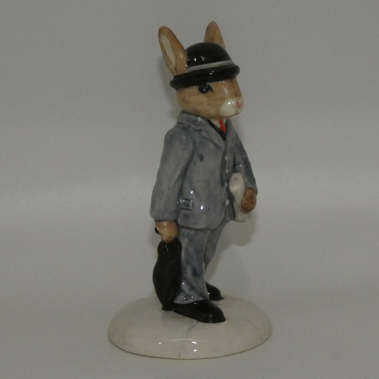 db203-royal-doulton-bunnykins-businessman