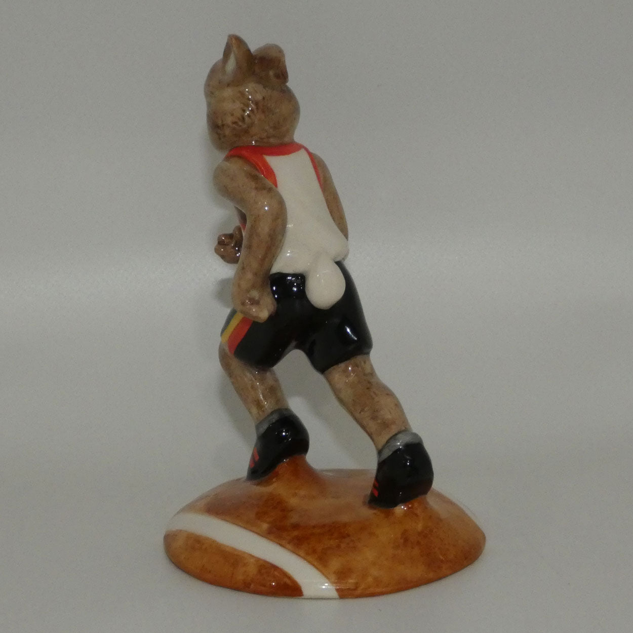 db205-royal-doulton-bunnykins-runner