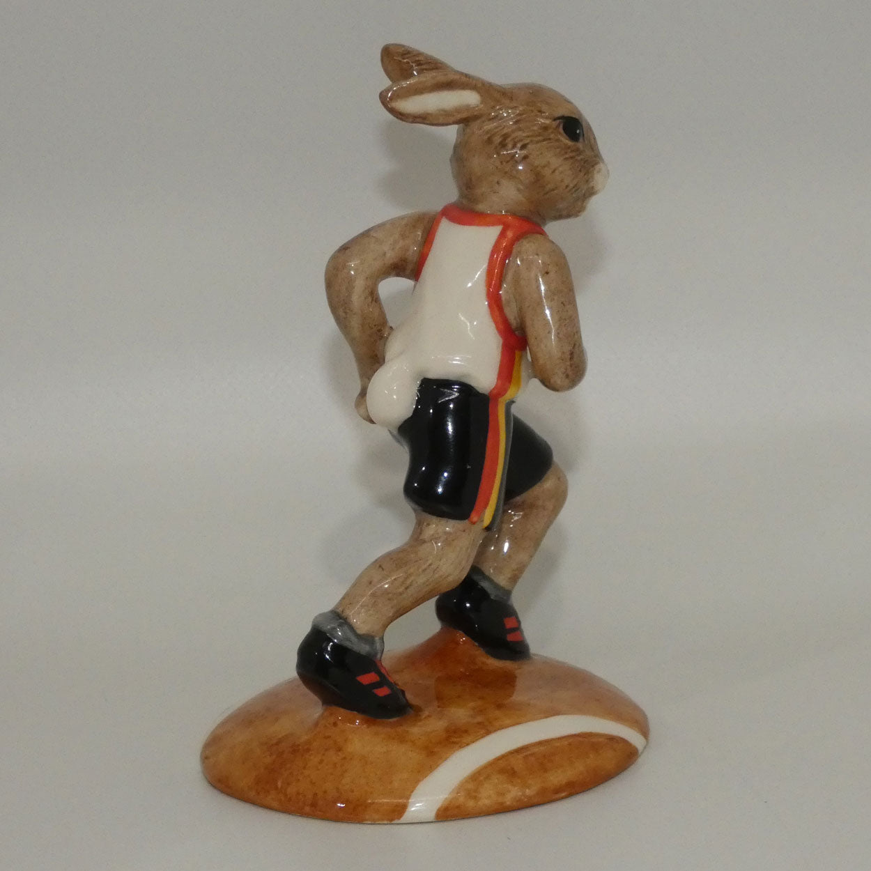 db205-royal-doulton-bunnykins-runner