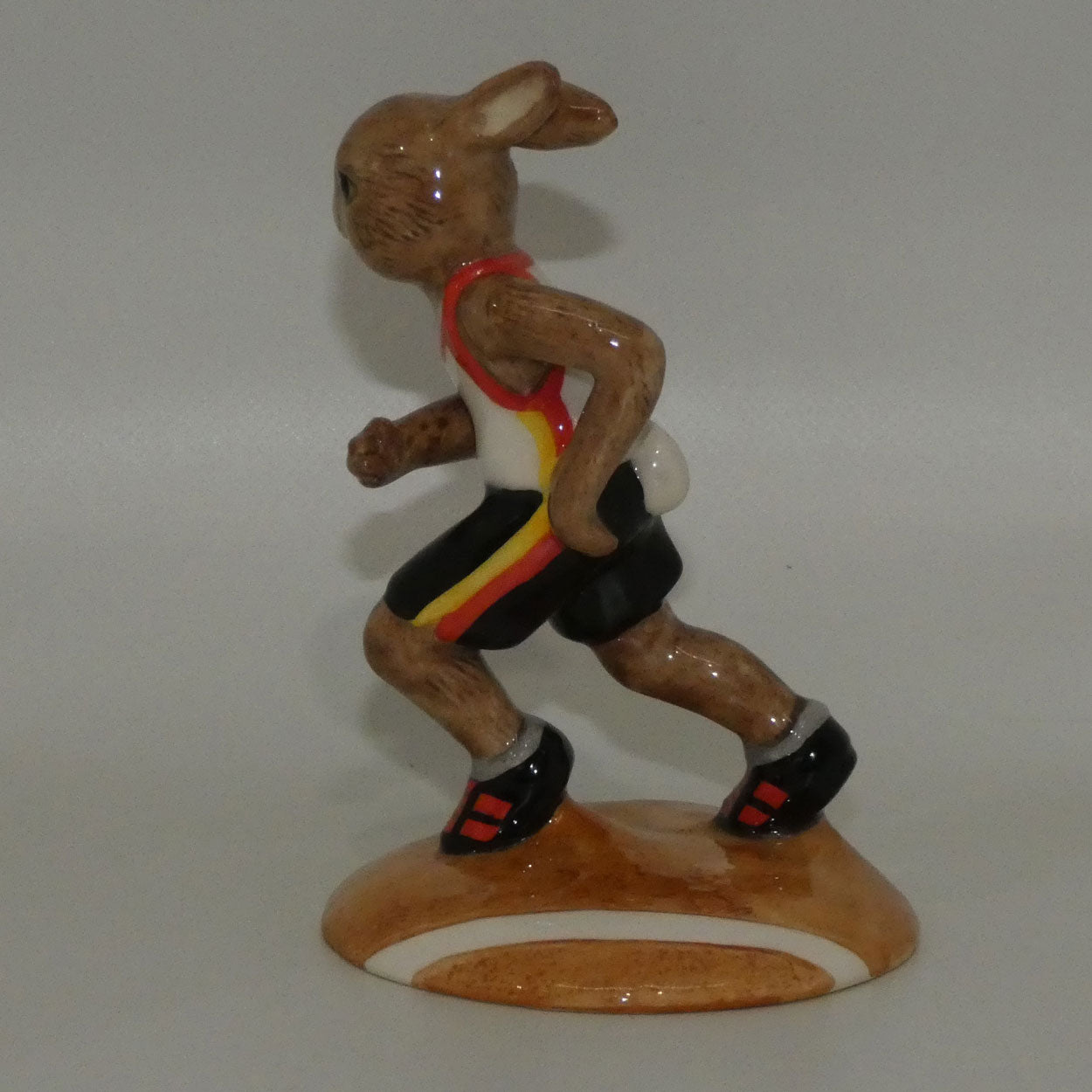 db205-royal-doulton-bunnykins-runner-no-box-no-cert